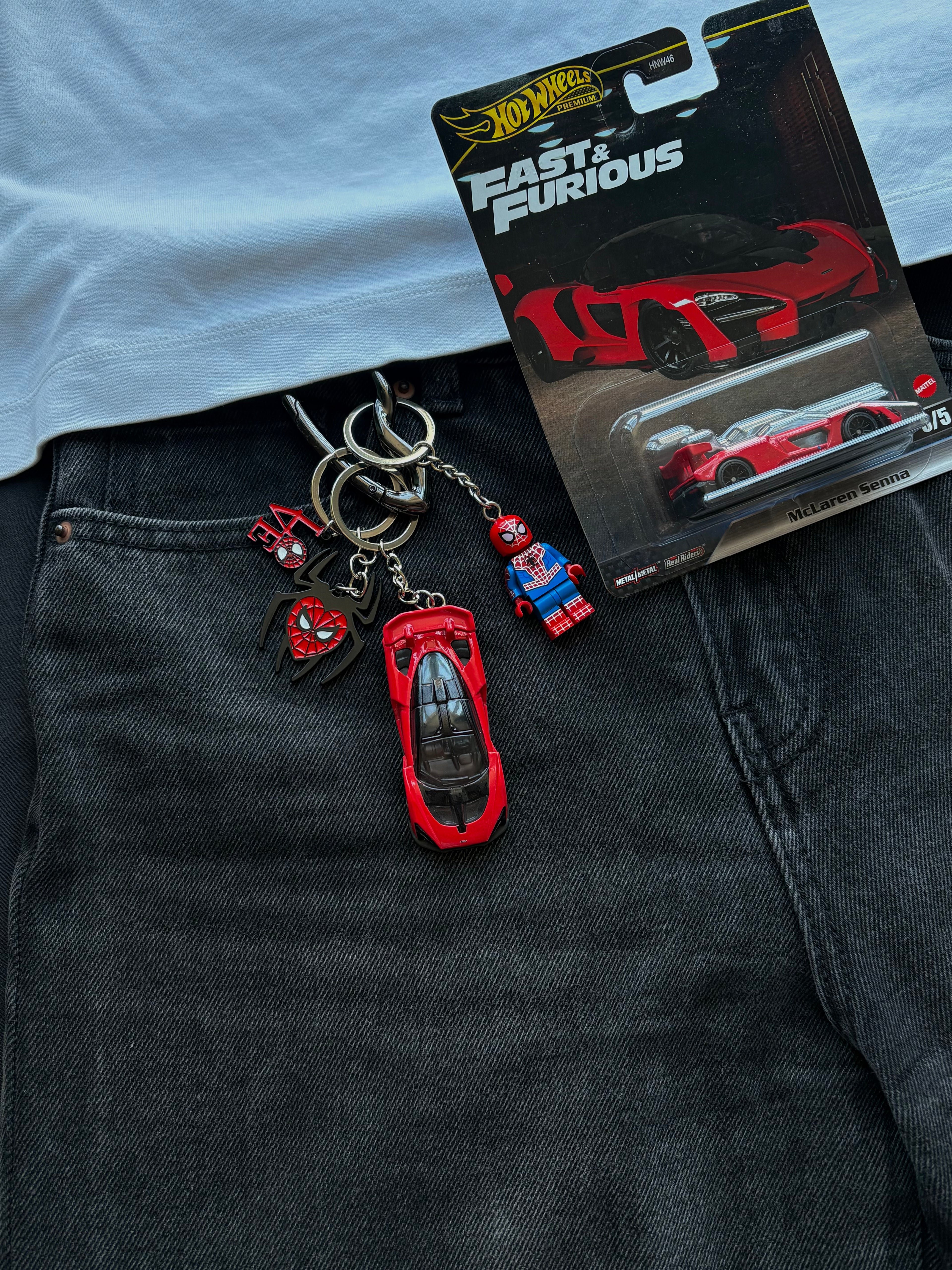 Hot Wheels  keychain Mclaren Senna