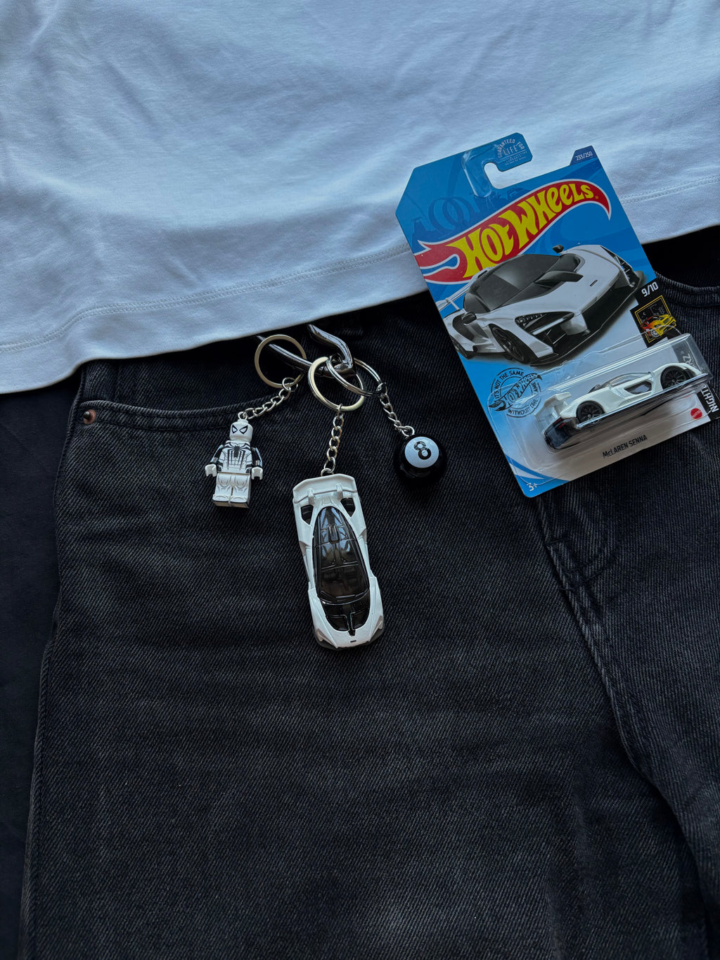 Hot Wheels keychain Mclaren Senna