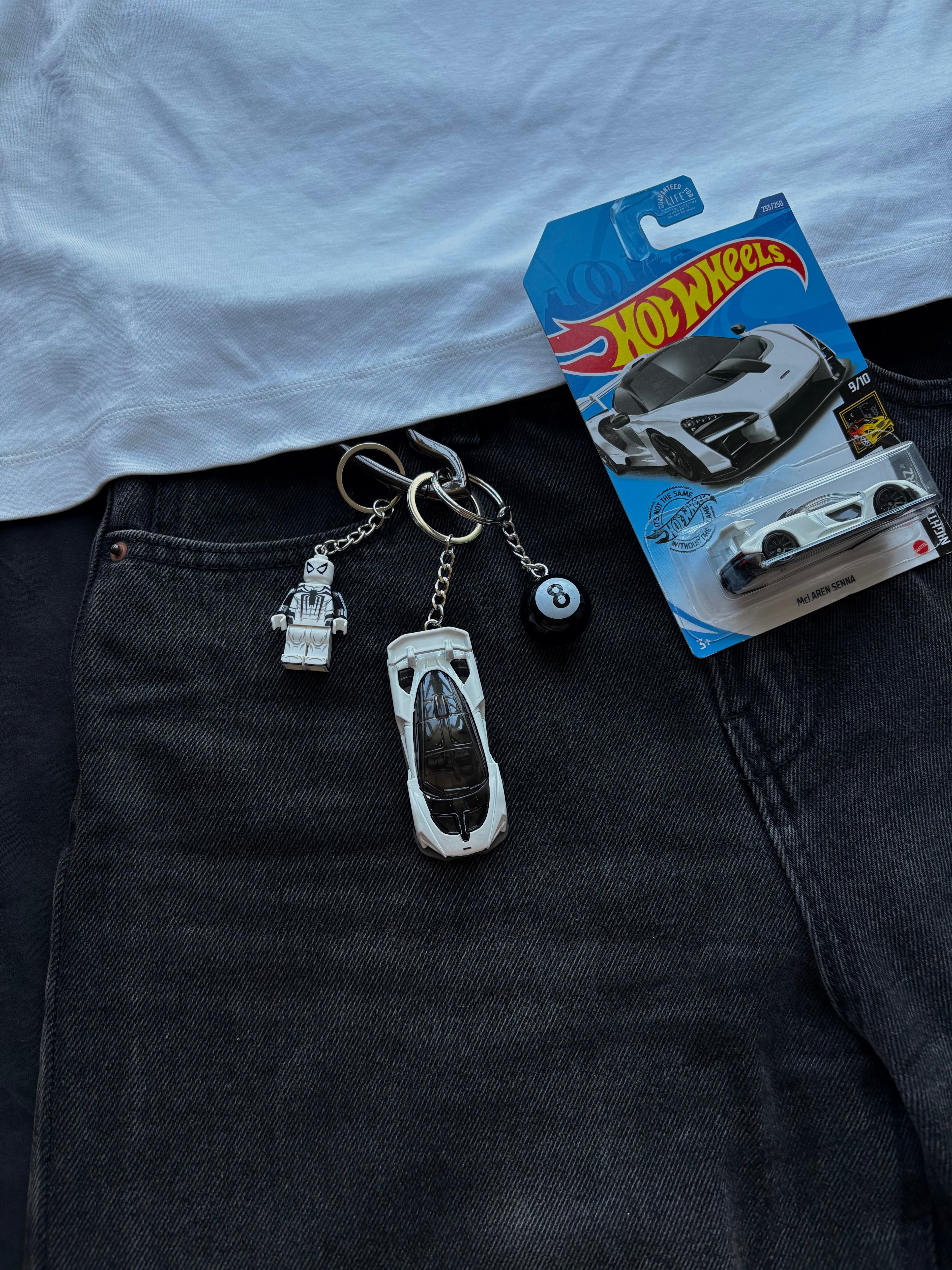 Hot Wheels keychain Mclaren Senna