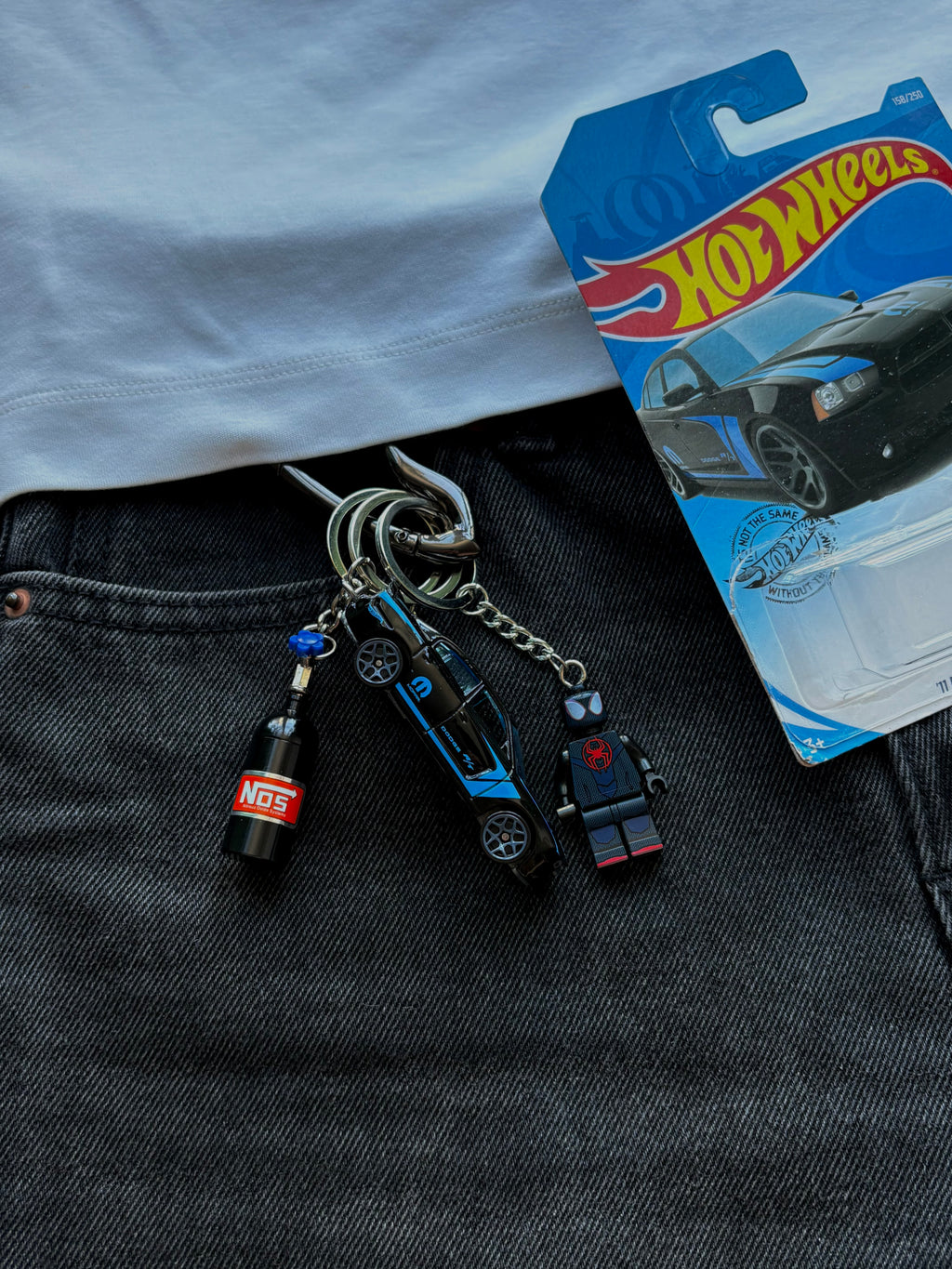 Hot Wheels keychain Dodge Charger