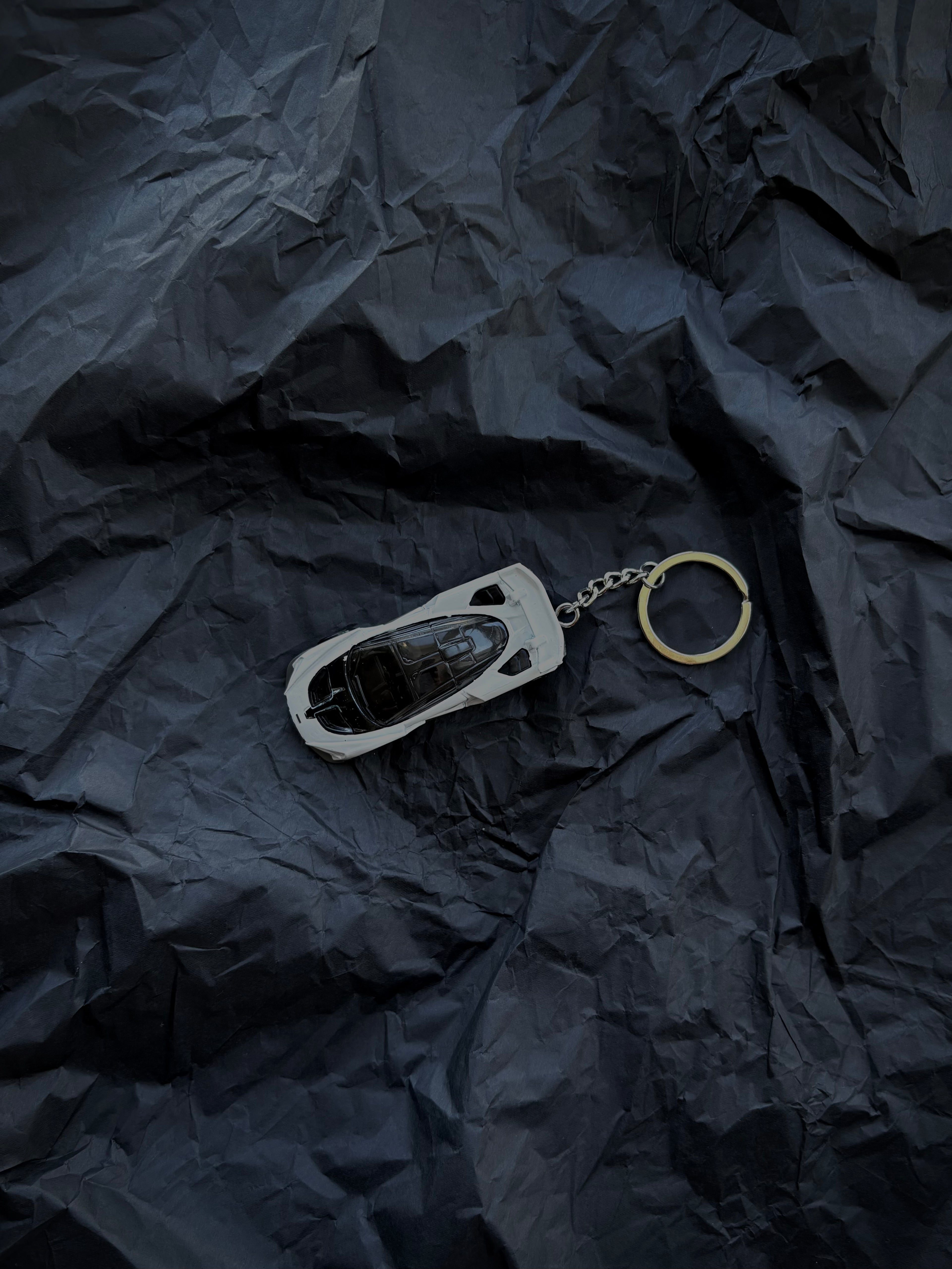 Hot Wheels keychain Mclaren Senna