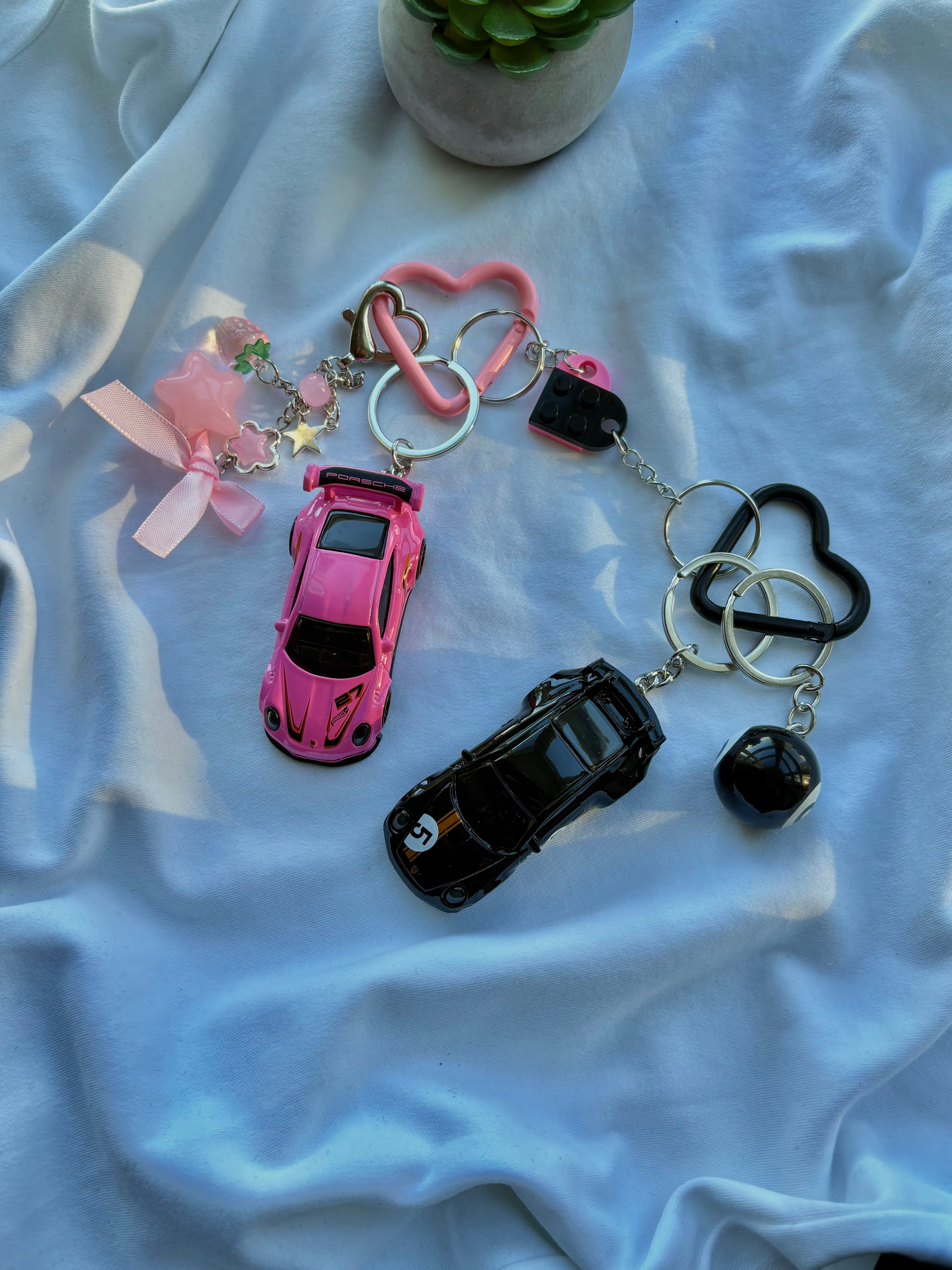 Couple Porsche 911 GT3 and GT3 RS keychains