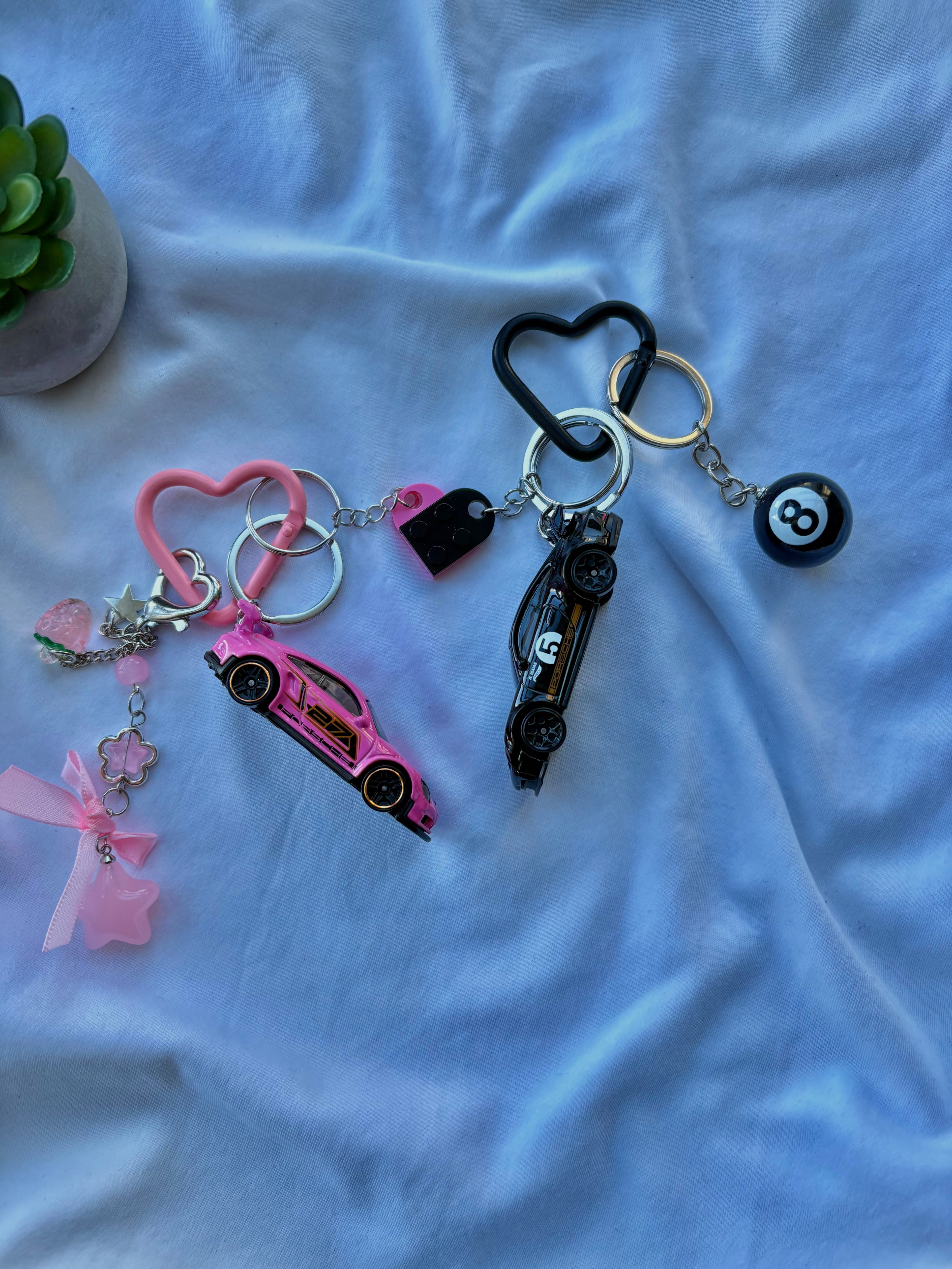 Couple Porsche 911 GT3 and GT3 RS keychains