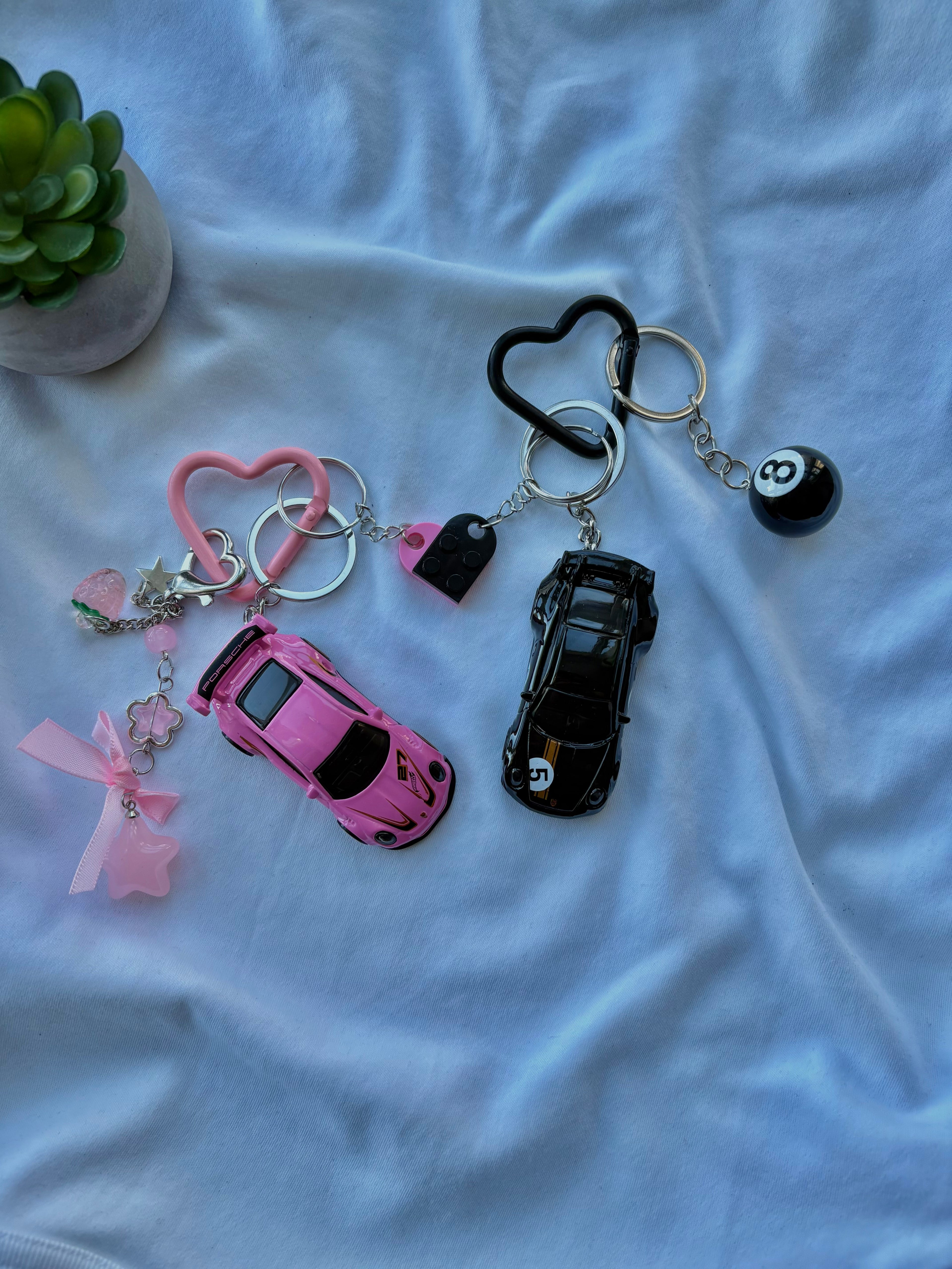 Couple Porsche 911 GT3 and GT3 RS keychains