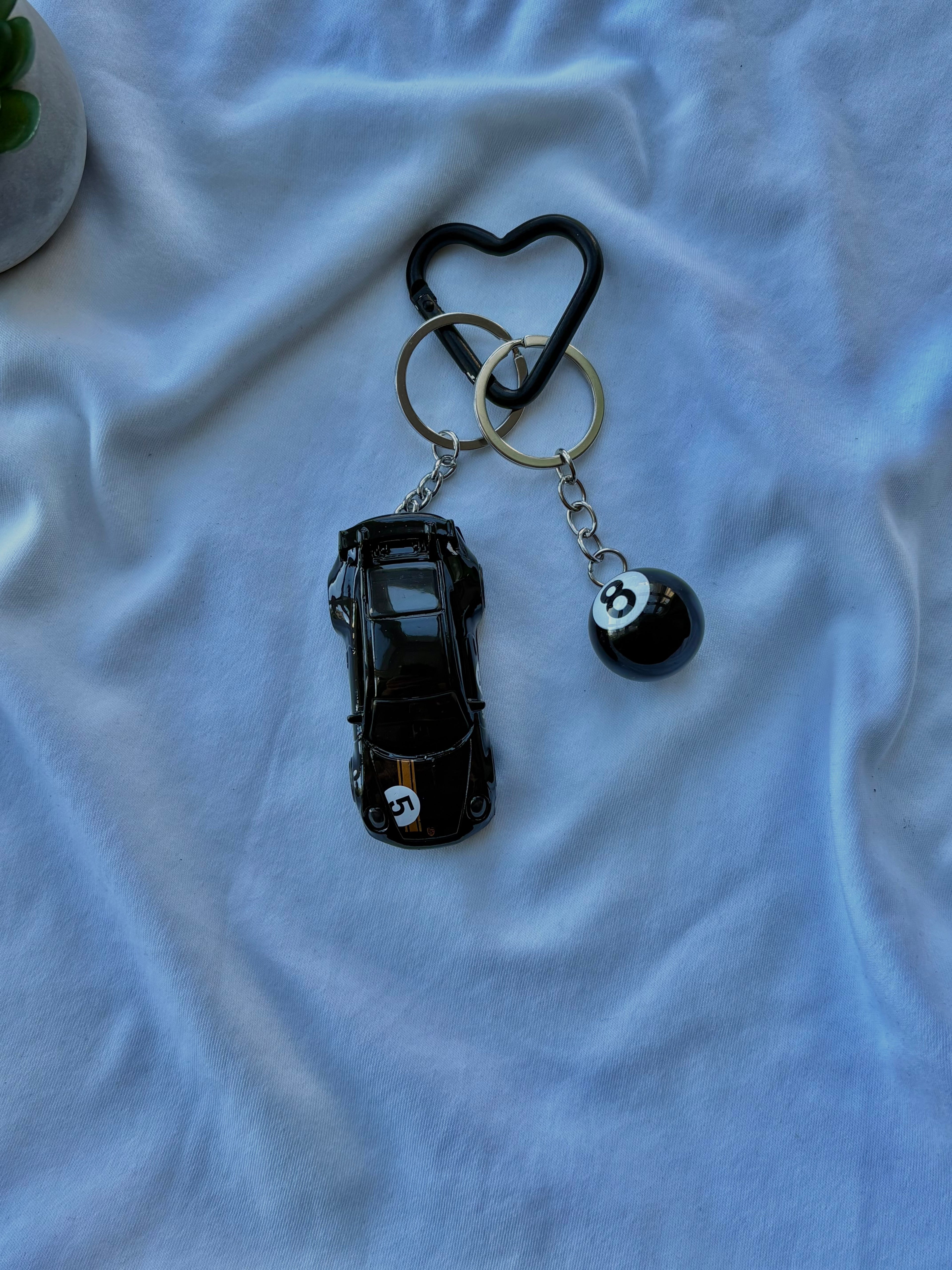 Couple Porsche 911 GT3 and GT3 RS keychains