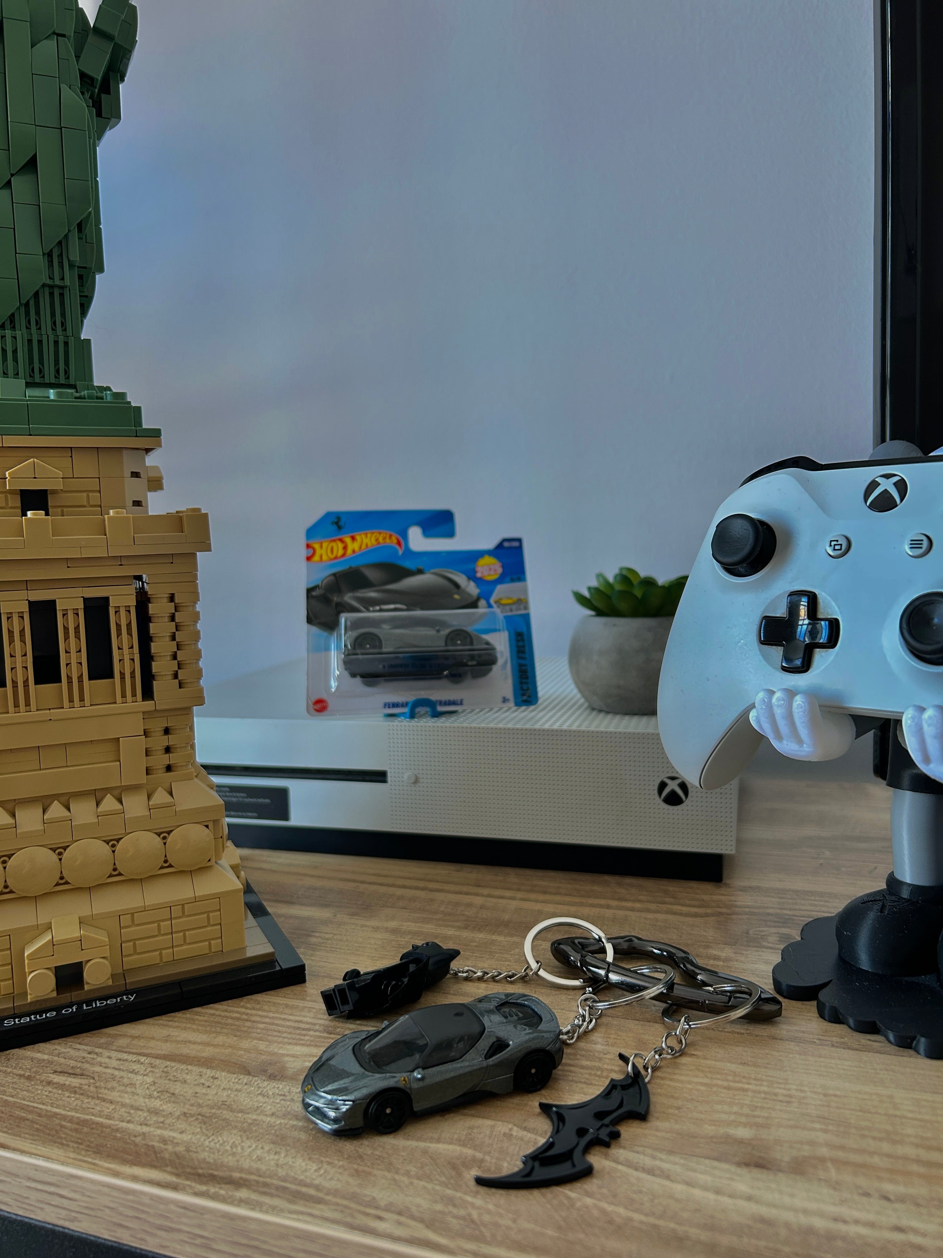 Hot Wheels keychain Ferrari SF90