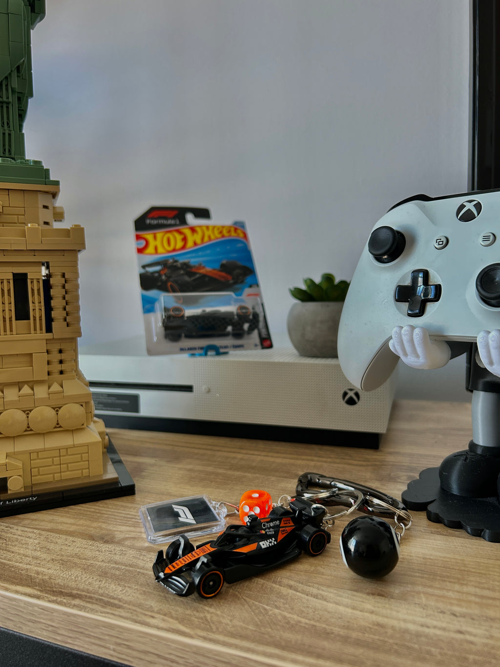 Hot Wheels keychain Formula 1 McLaren