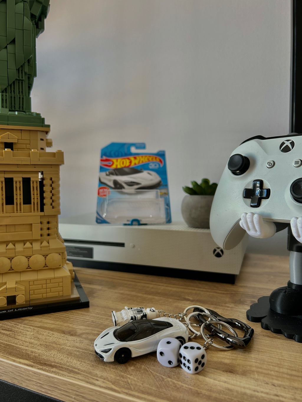 Hot Wheels keychain McLaren 720S