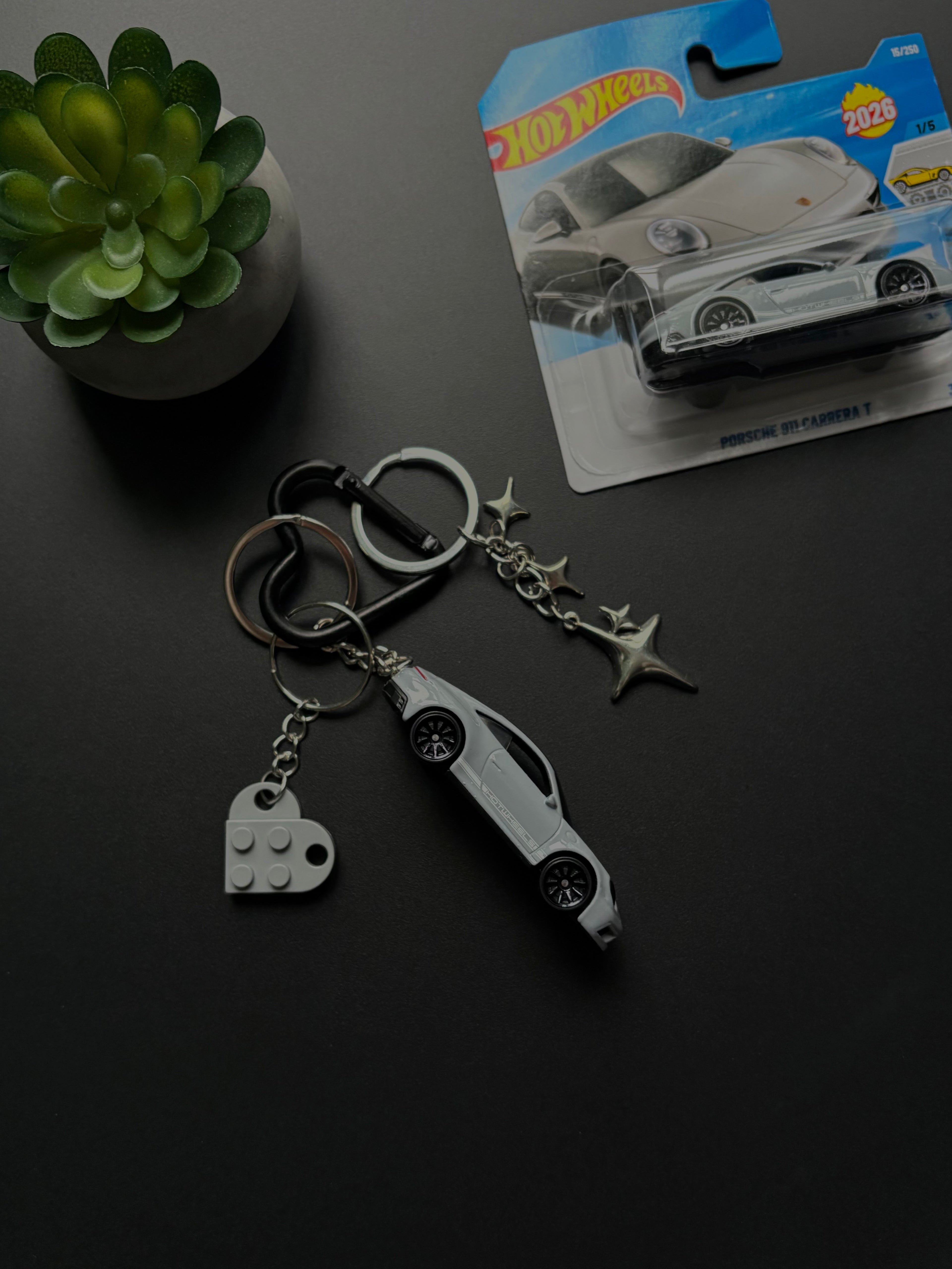 Hot Wheels keychain Porsche 911 Carrera T