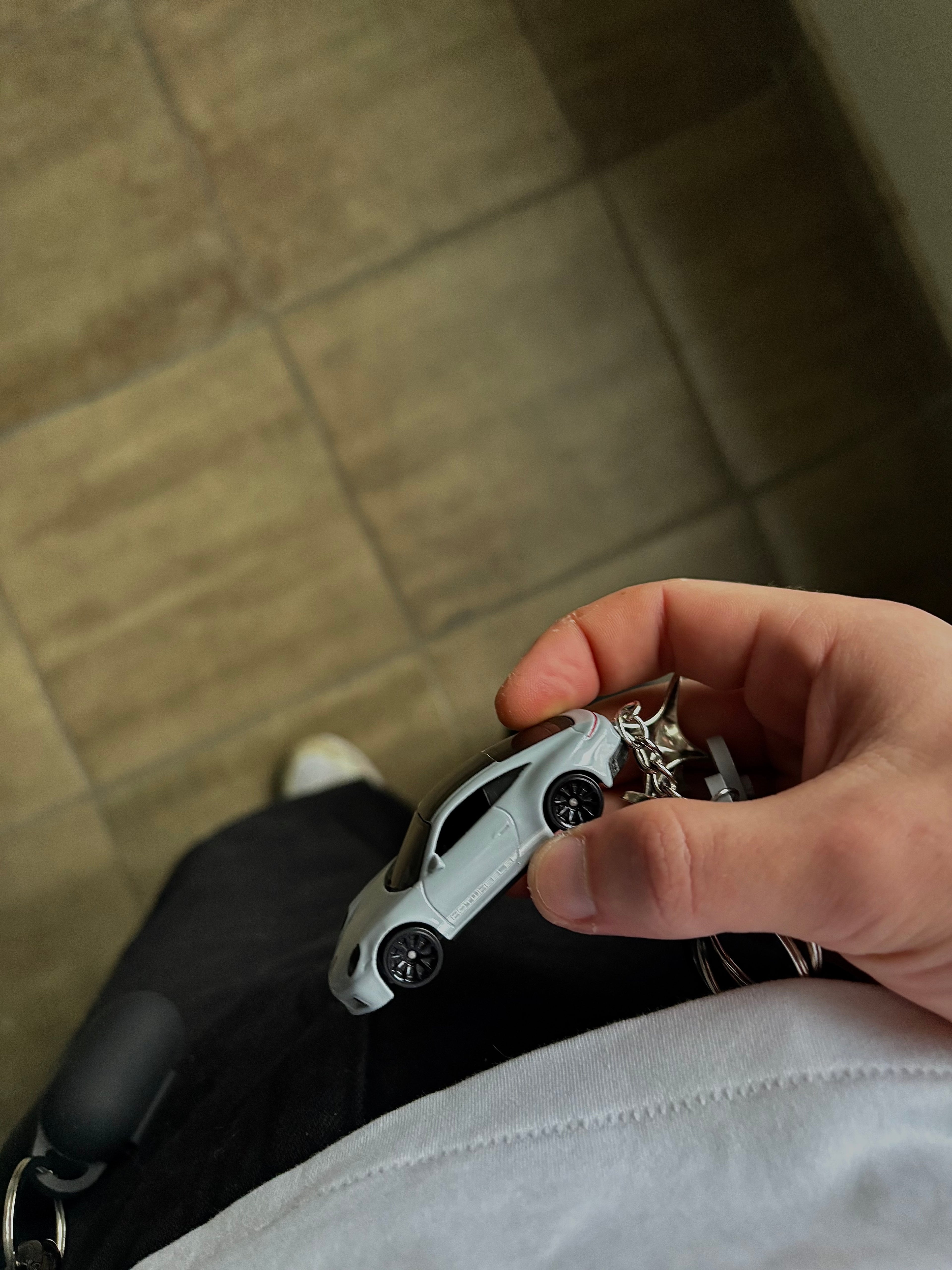 Hot Wheels keychain Porsche 911 Carrera T