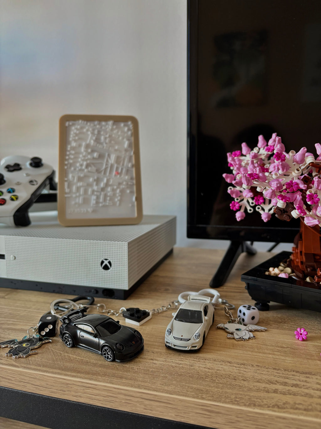 Couple Porsche 911 GT3 keychains