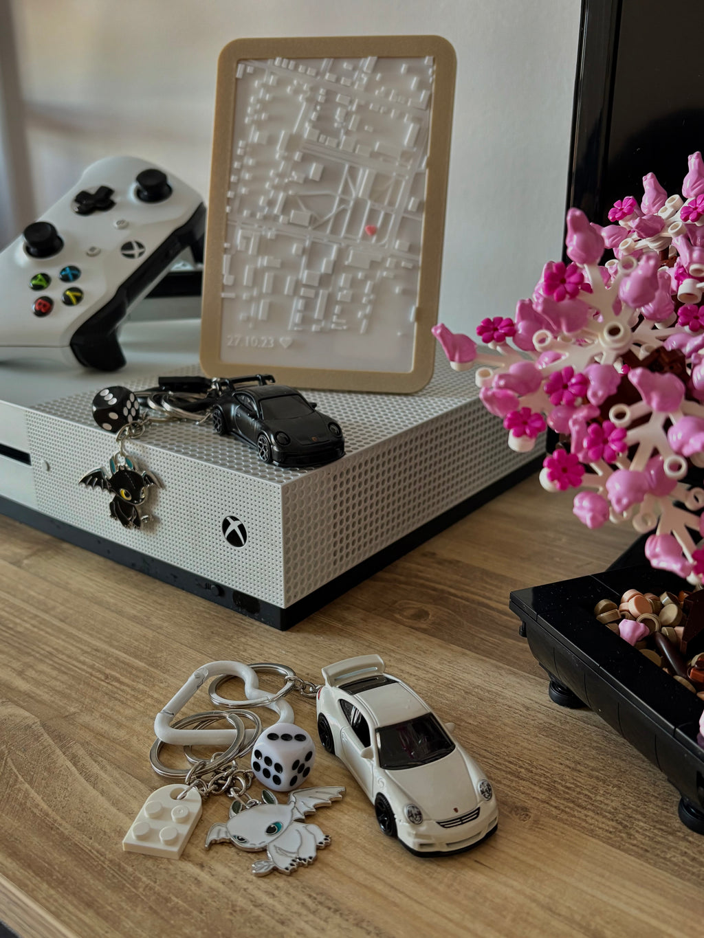 Couple Porsche 911 GT3 keychains