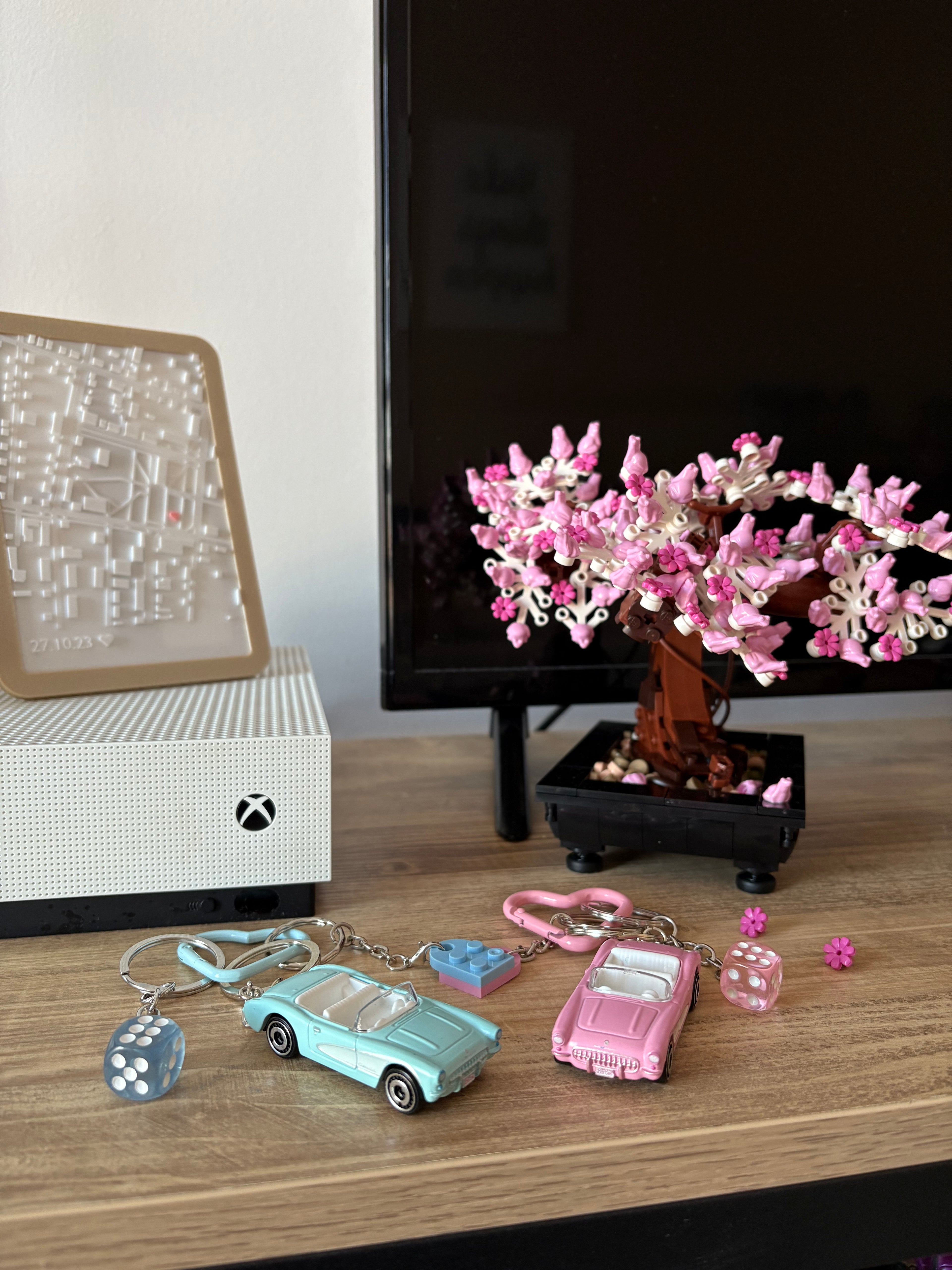 Couple Barbie keychains (Corvette)