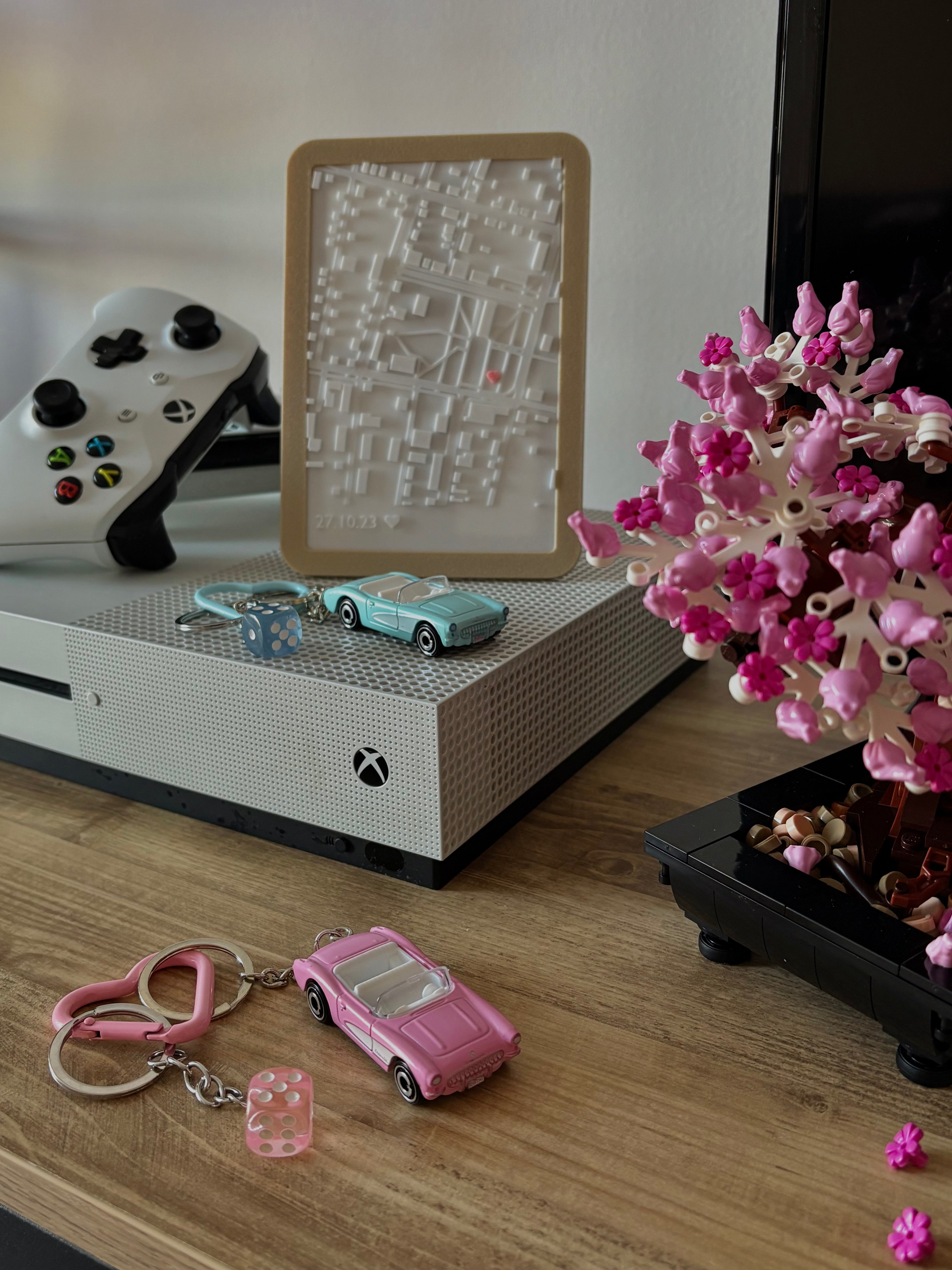 Couple Barbie keychains (Corvette)