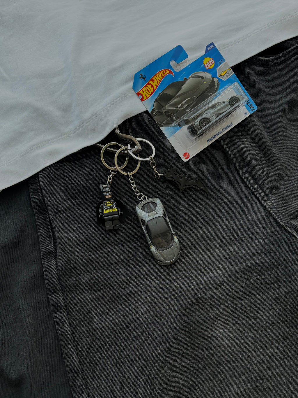 Hot Wheels keychain Ferrari SF90