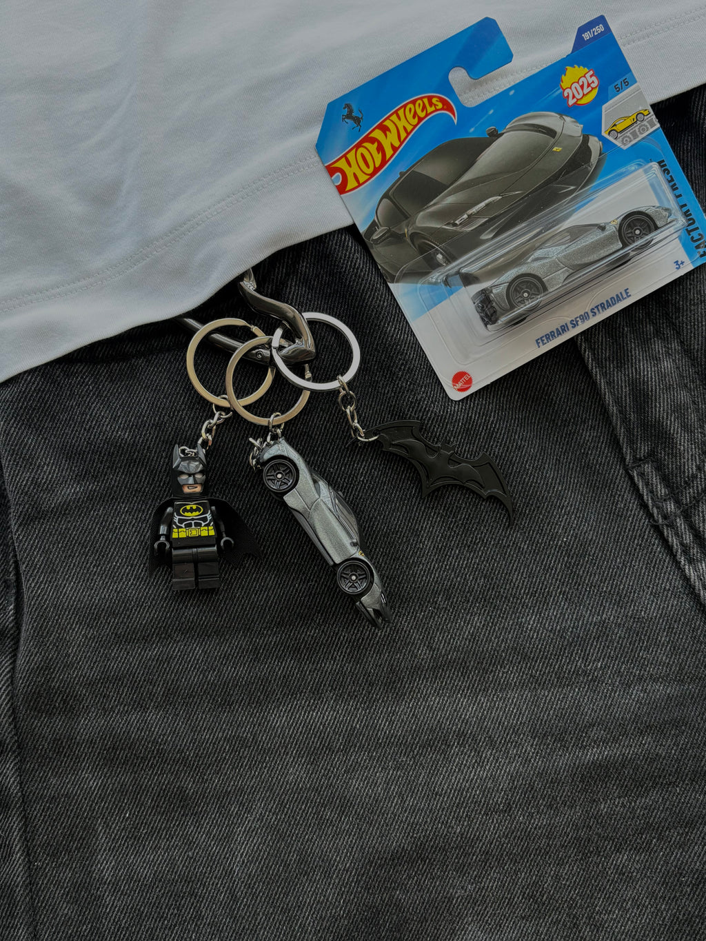 Hot Wheels keychain Ferrari SF90