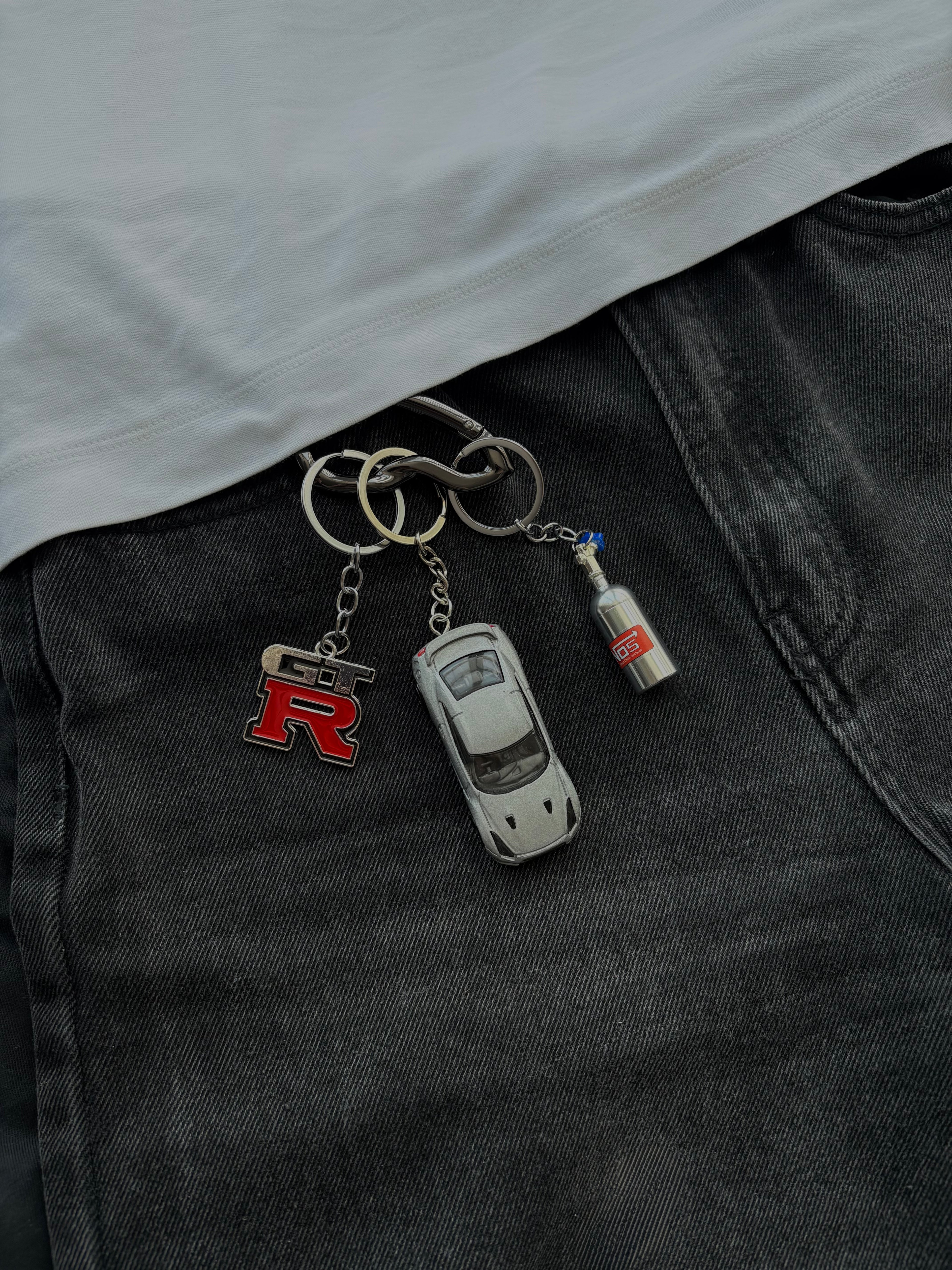 Hot Wheels keychain Nissan GT-R R35