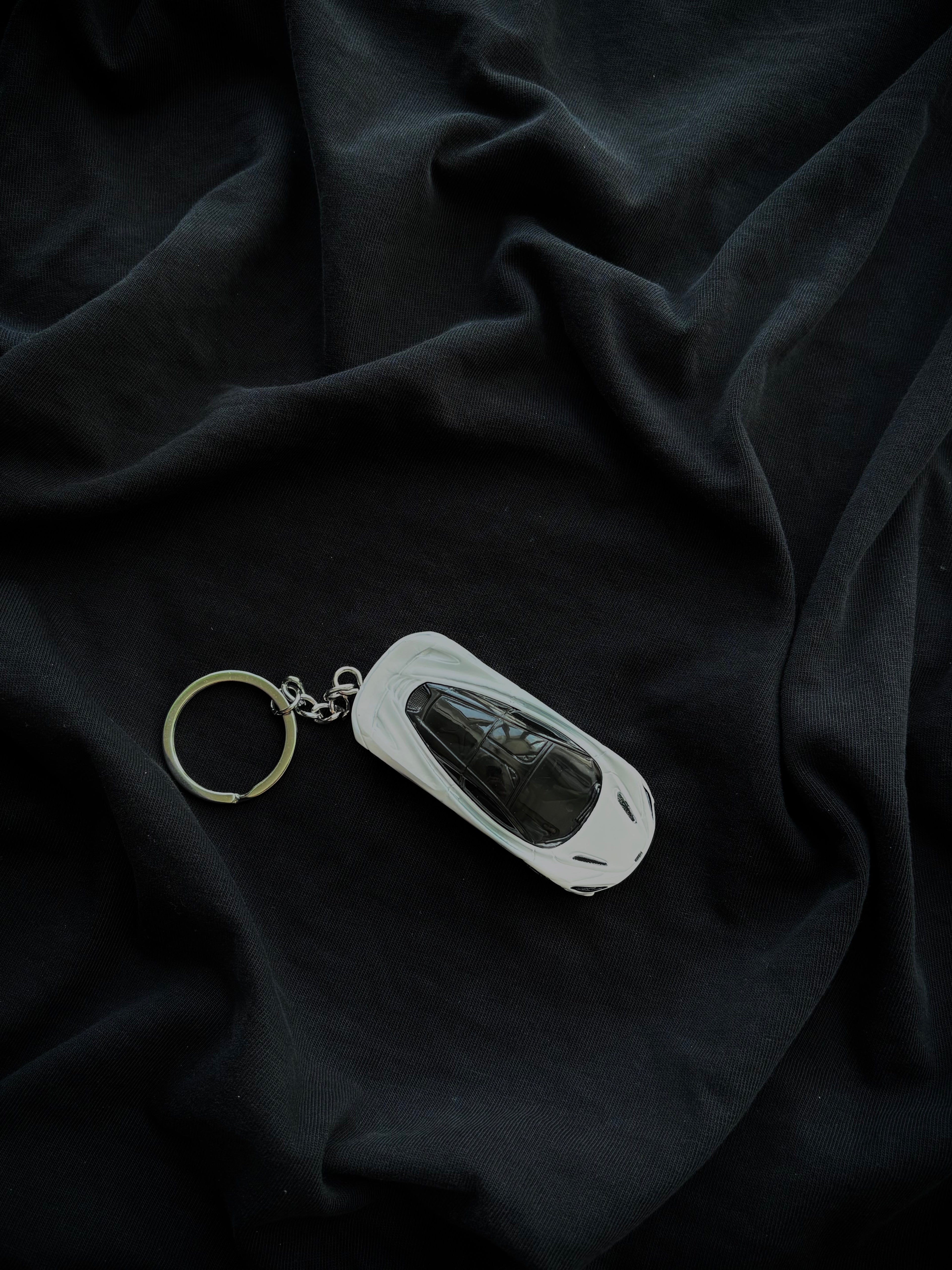 Hot Wheels keychain McLaren 720S