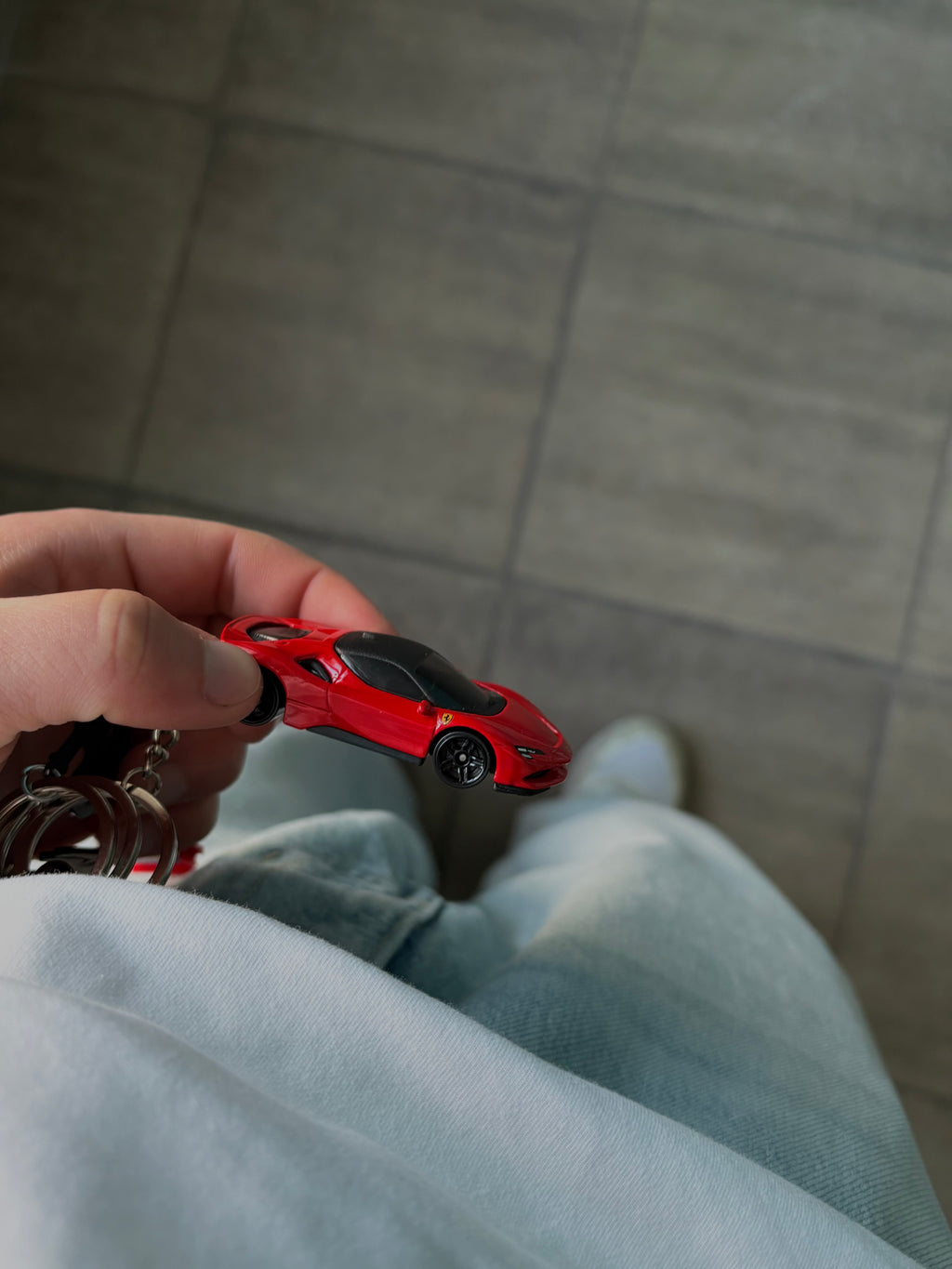 Hot Wheels keychain Ferrari SF90