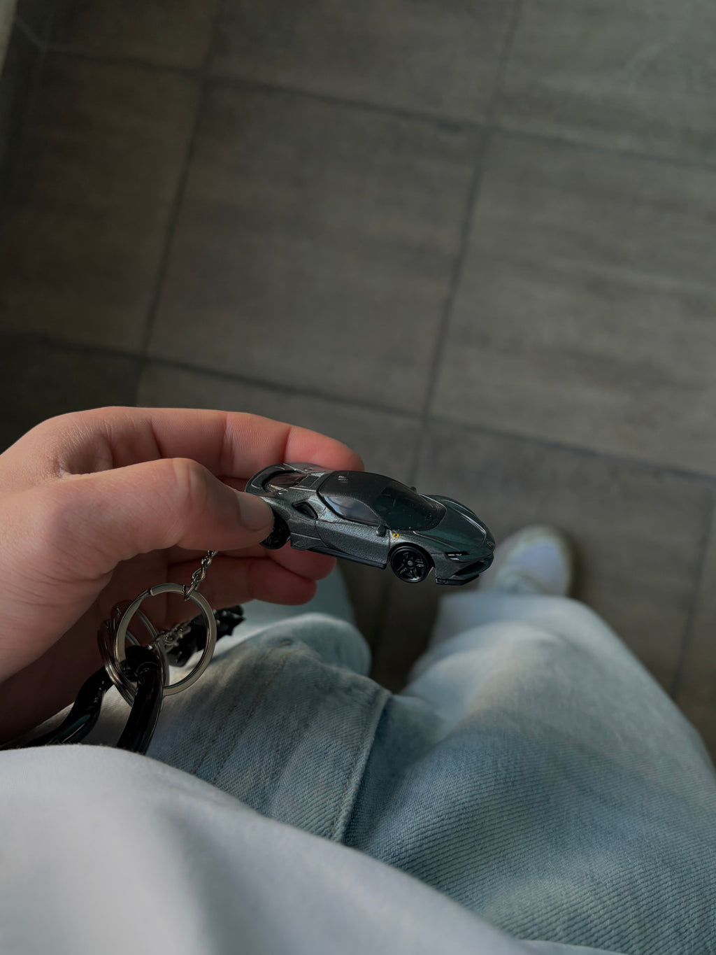 Hot Wheels keychain Ferrari SF90