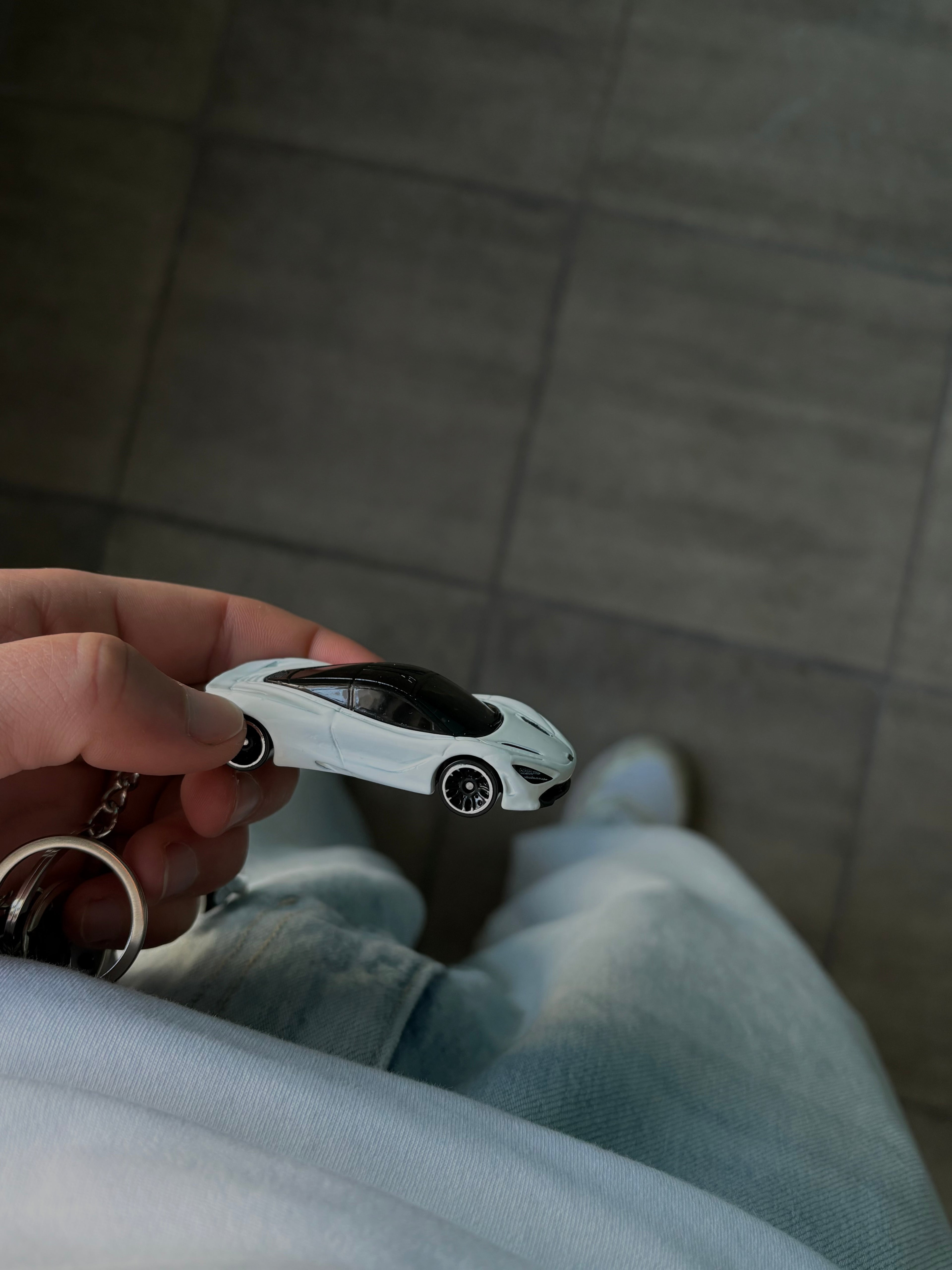 Hot Wheels keychain McLaren 720S