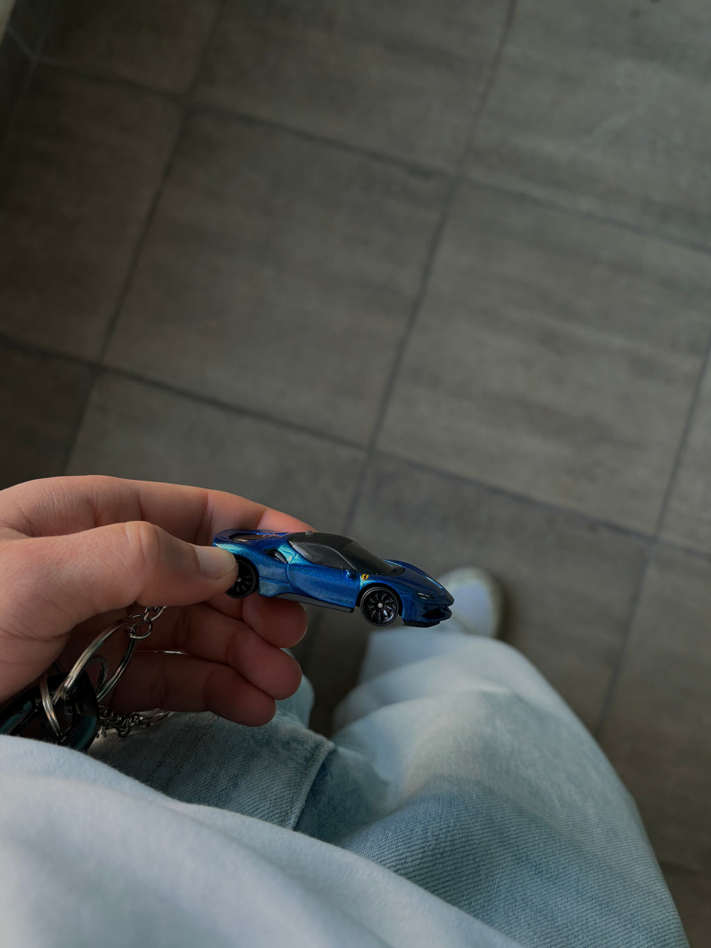 Hot Wheels keychain Ferrari SF90