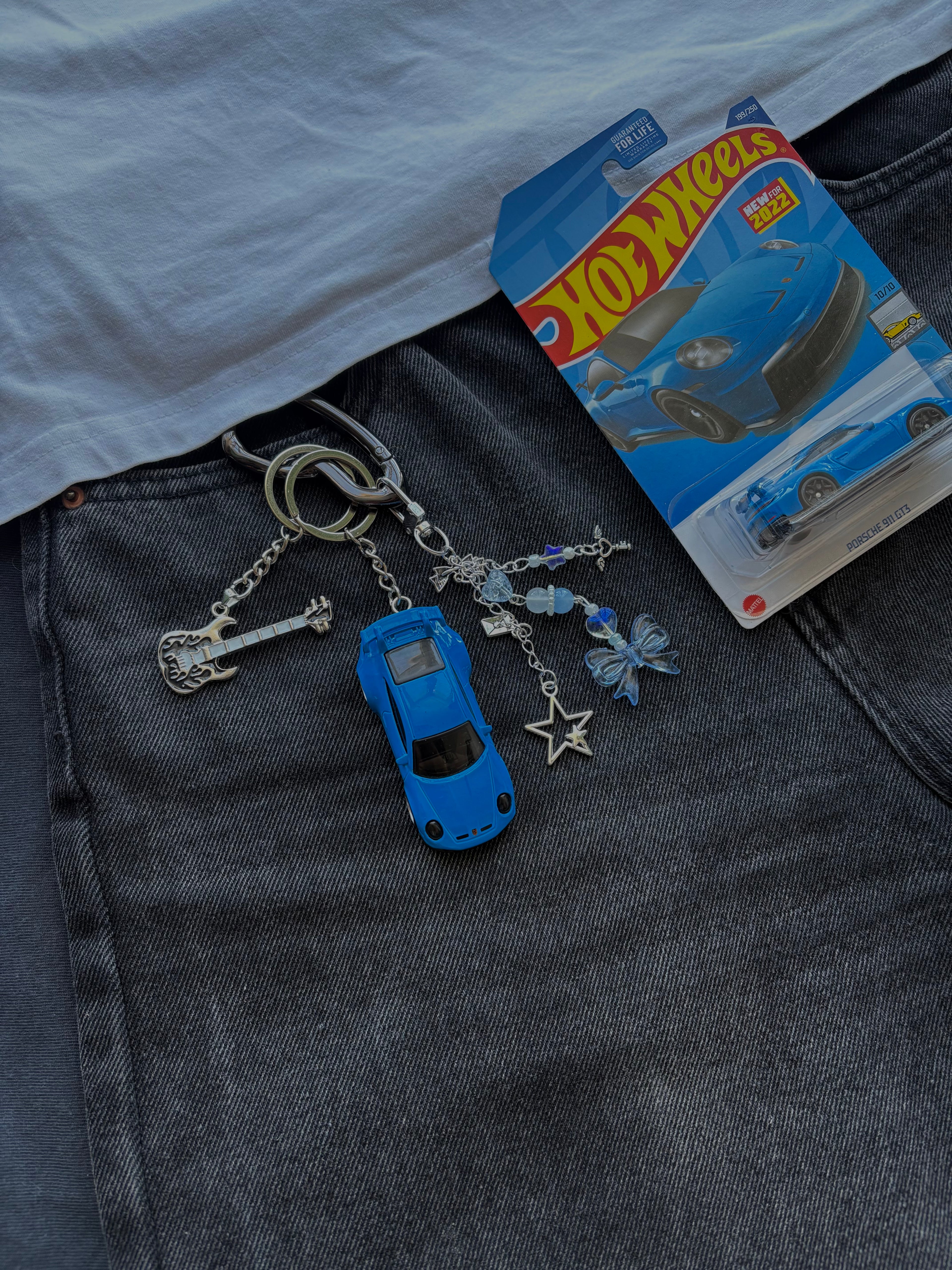 Hot Wheels keychain Porsche 911 GT3 in blue