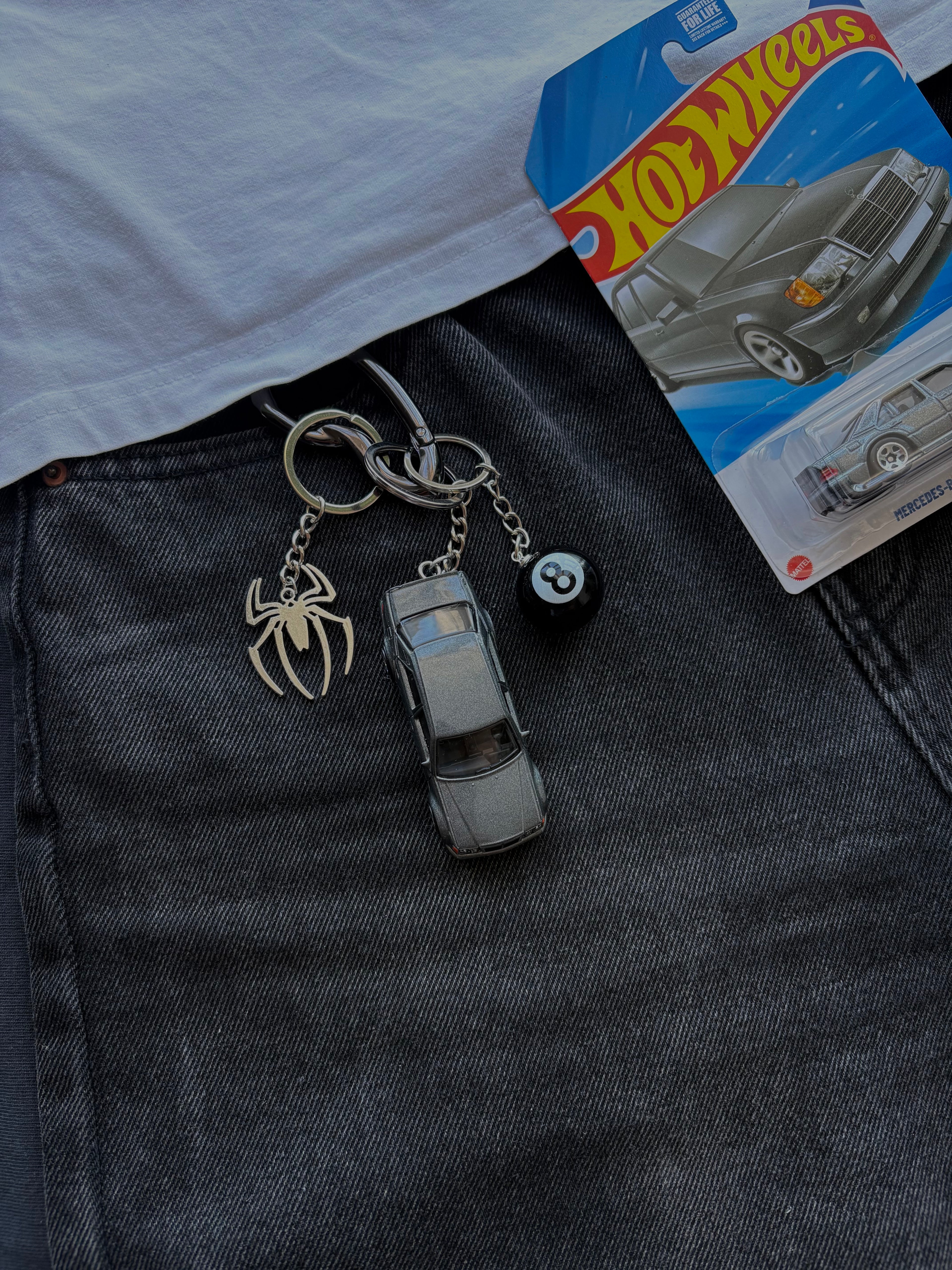 Hot Wheels keychain Mercedes-Benz 500 E