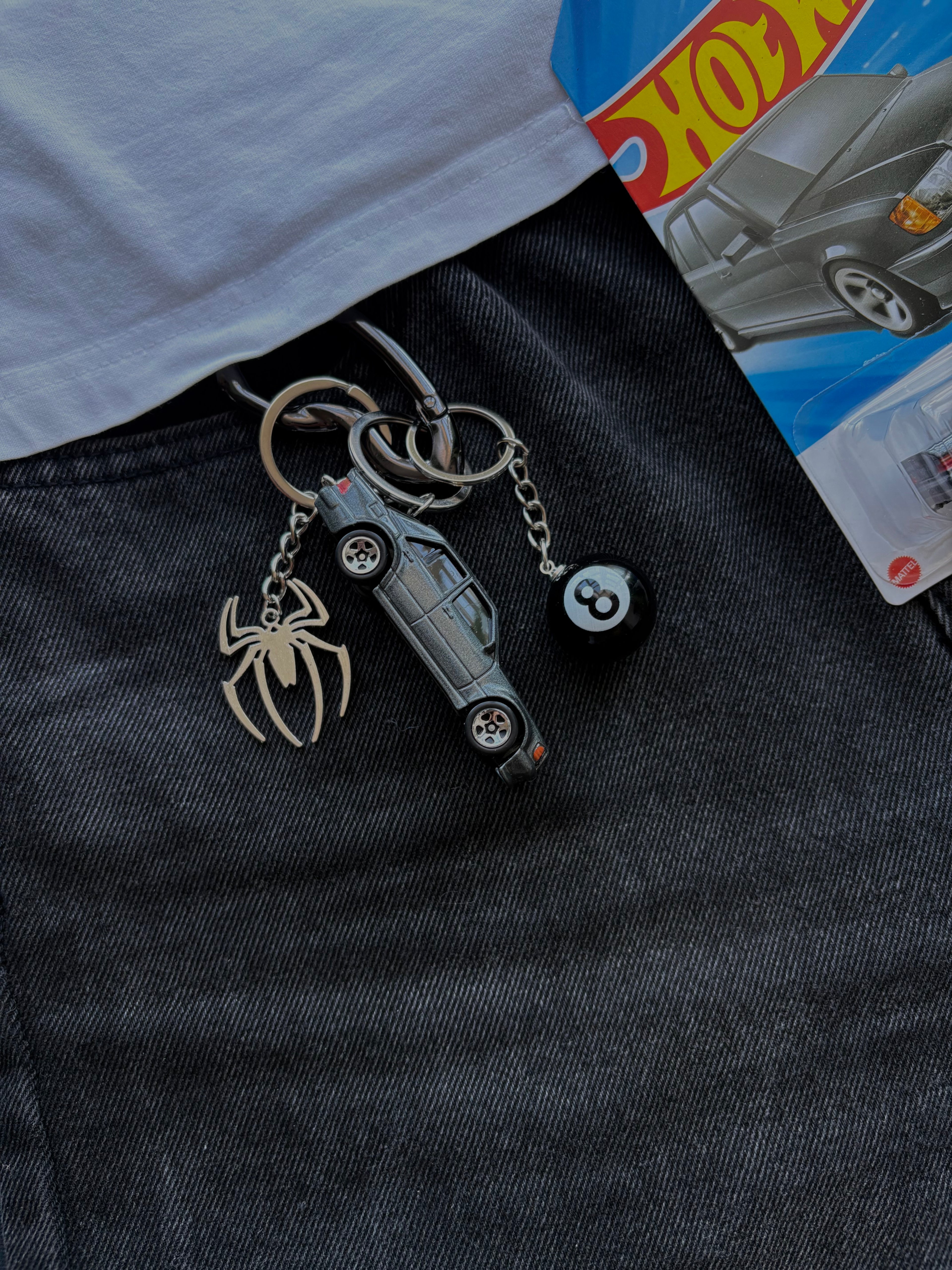 Hot Wheels keychain Mercedes-Benz 500 E