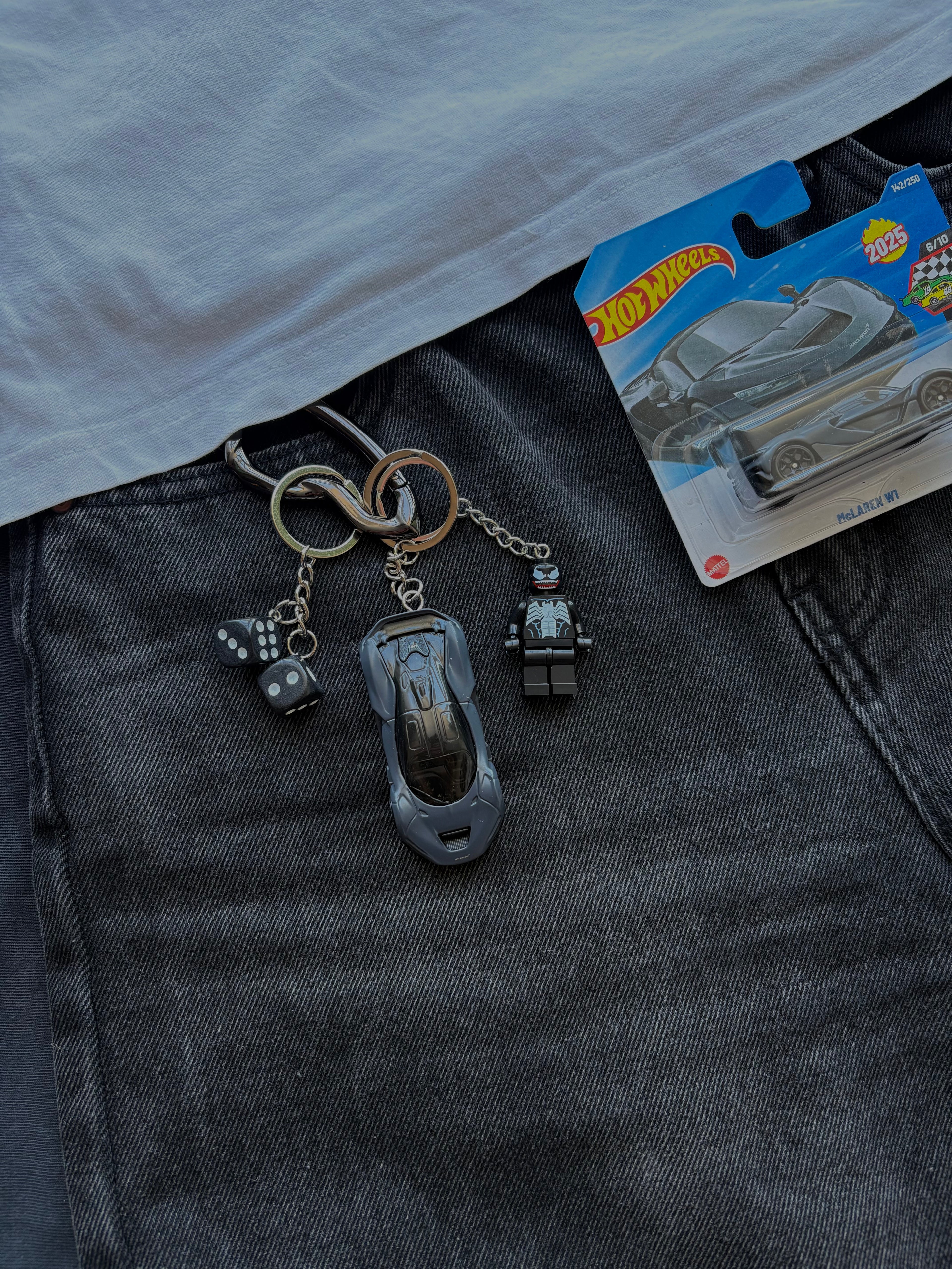 Hot Wheels keychain McLaren W1