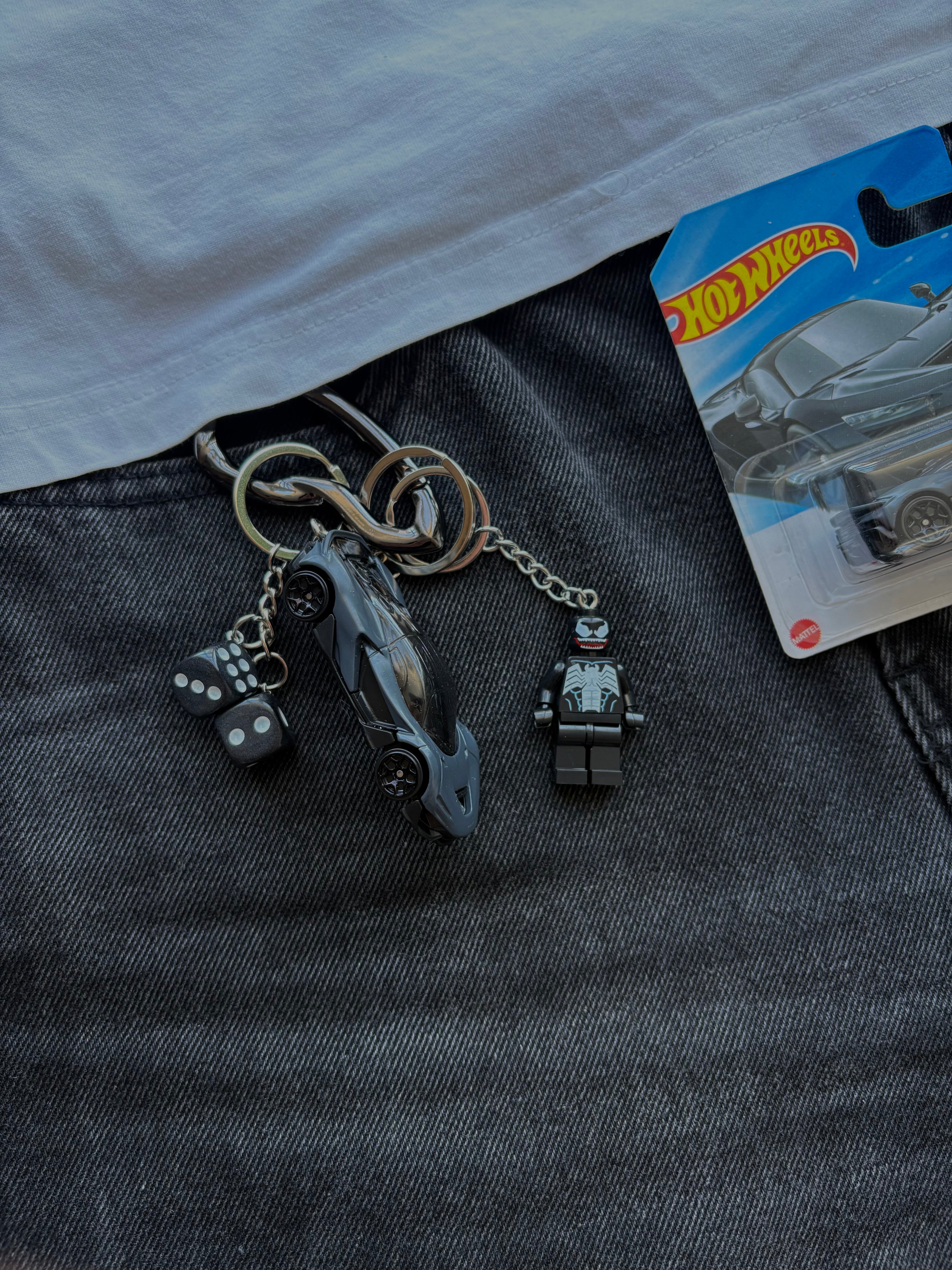 Hot Wheels keychain McLaren W1