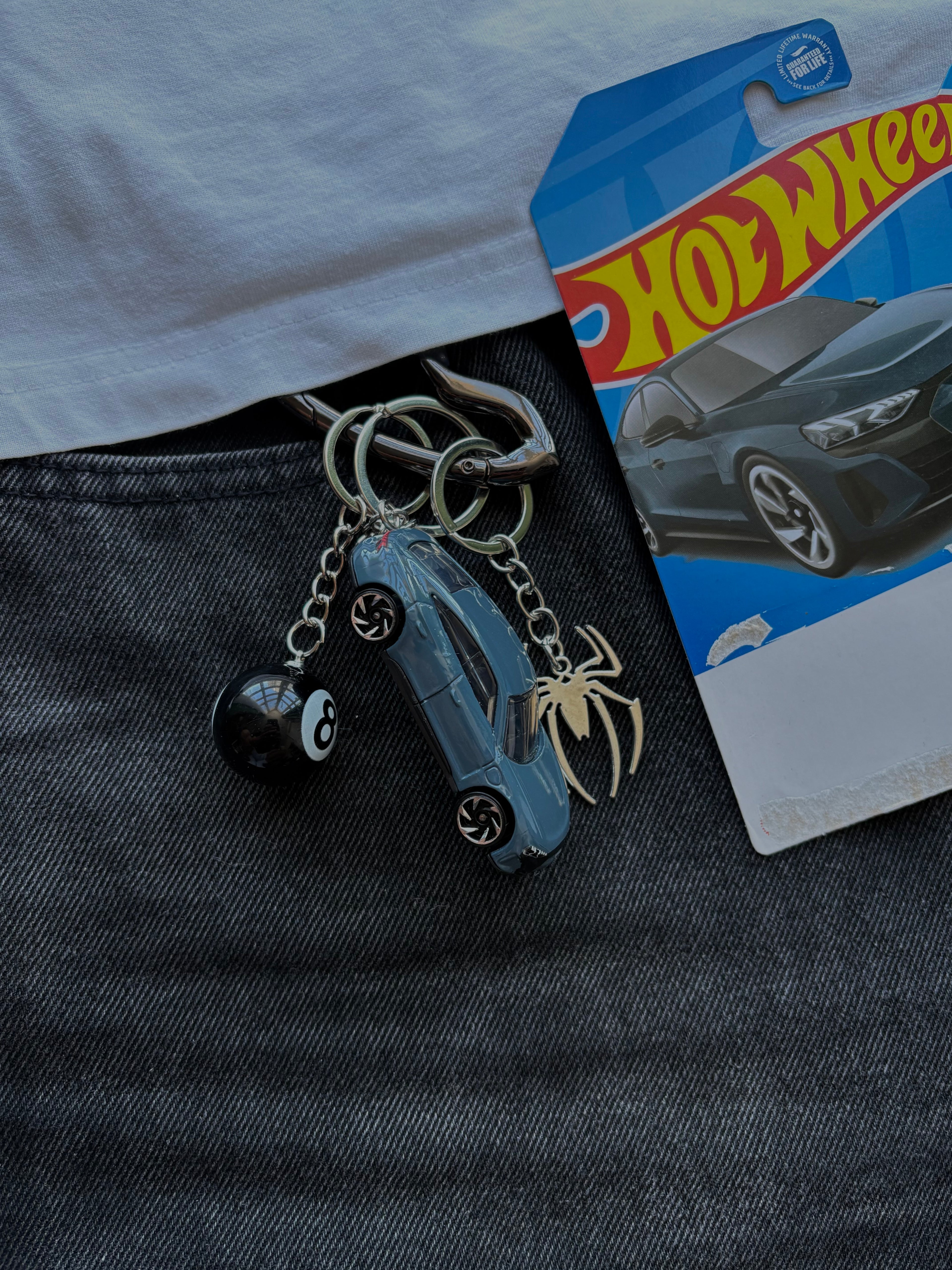 Hot Wheels keychain Audi RS E-tron