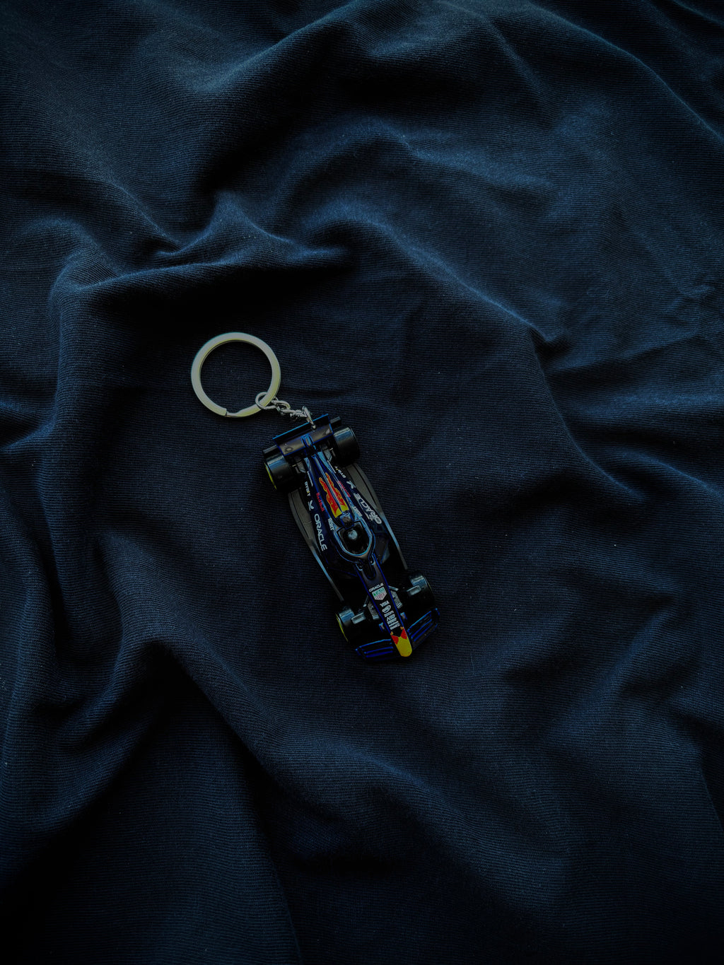 Hot Wheels keychain Formula 1 Red Bull