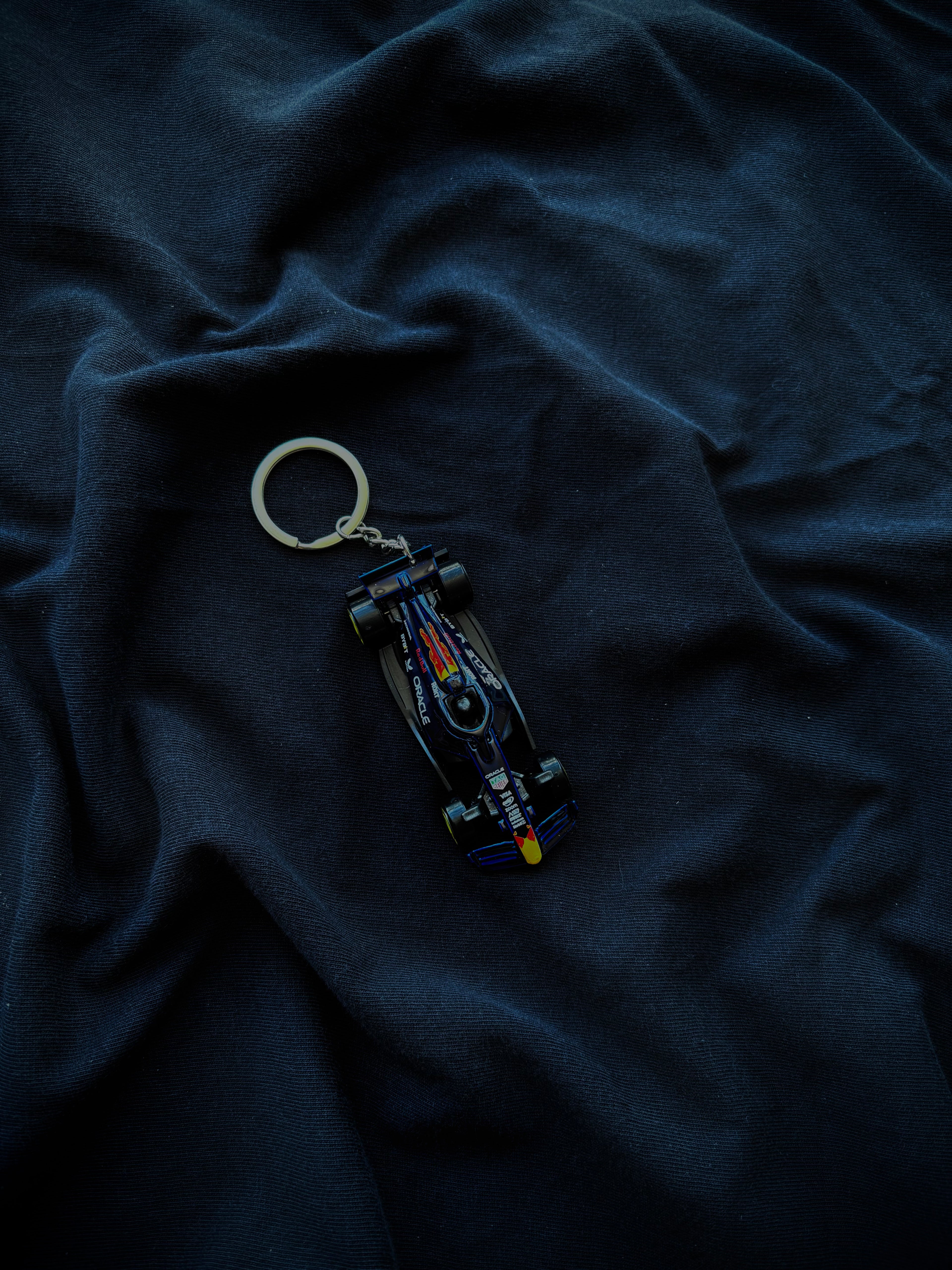 Hot Wheels keychain Formula 1 Red Bull