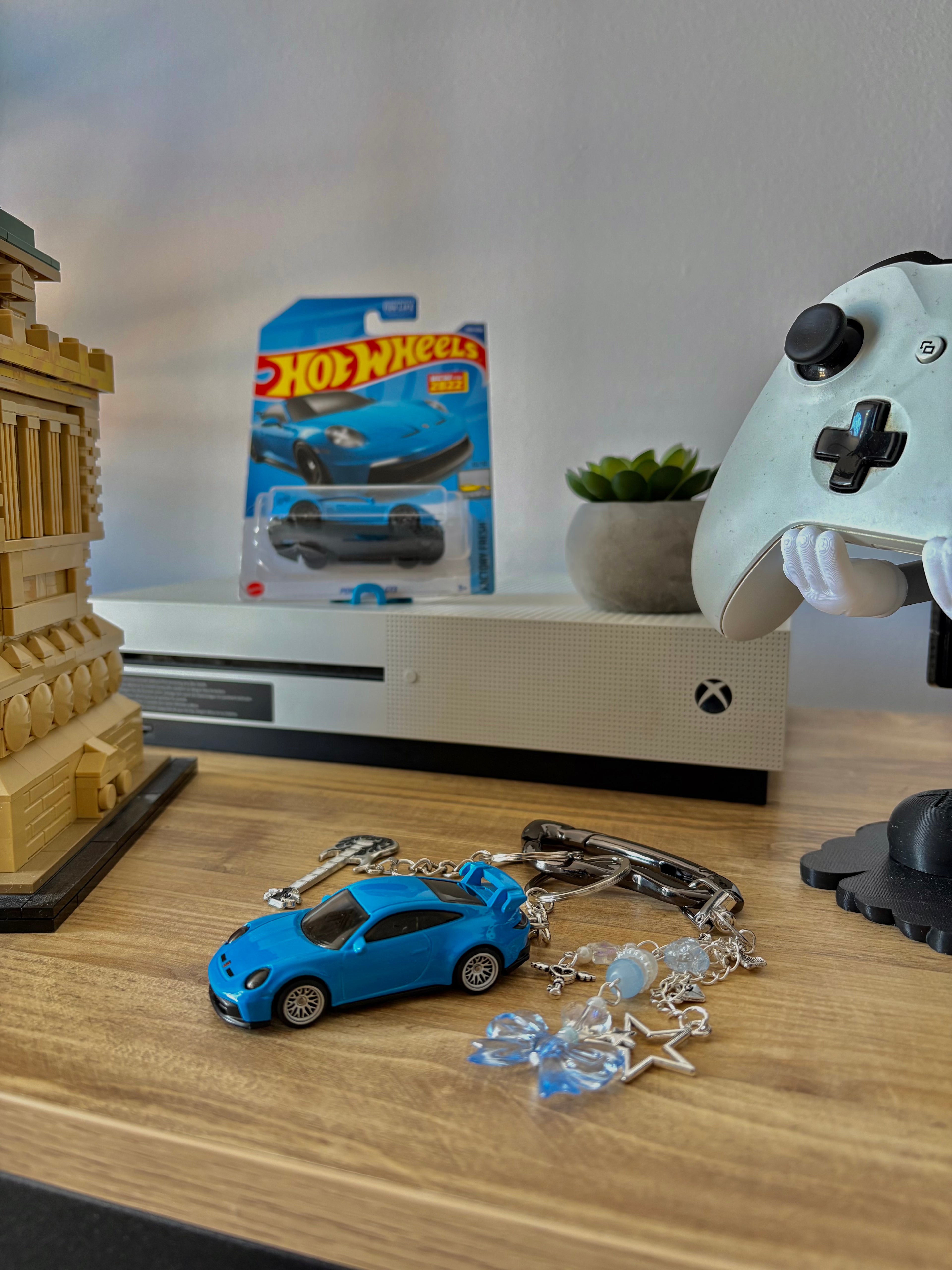 Hot Wheels keychain Porsche 911 GT3 in blue