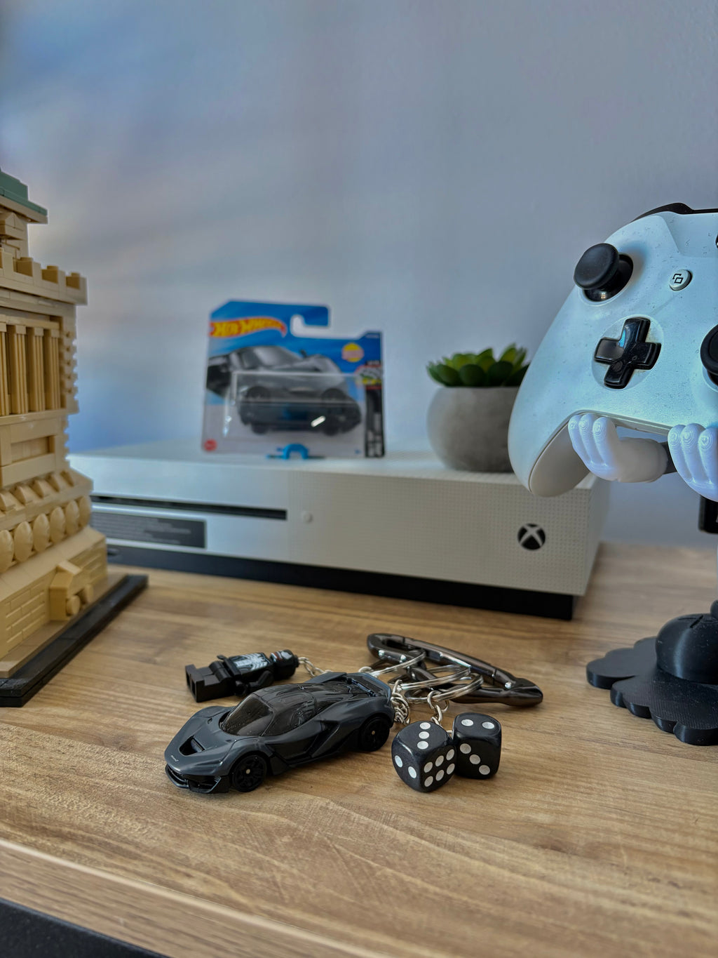 Hot Wheels keychain McLaren W1