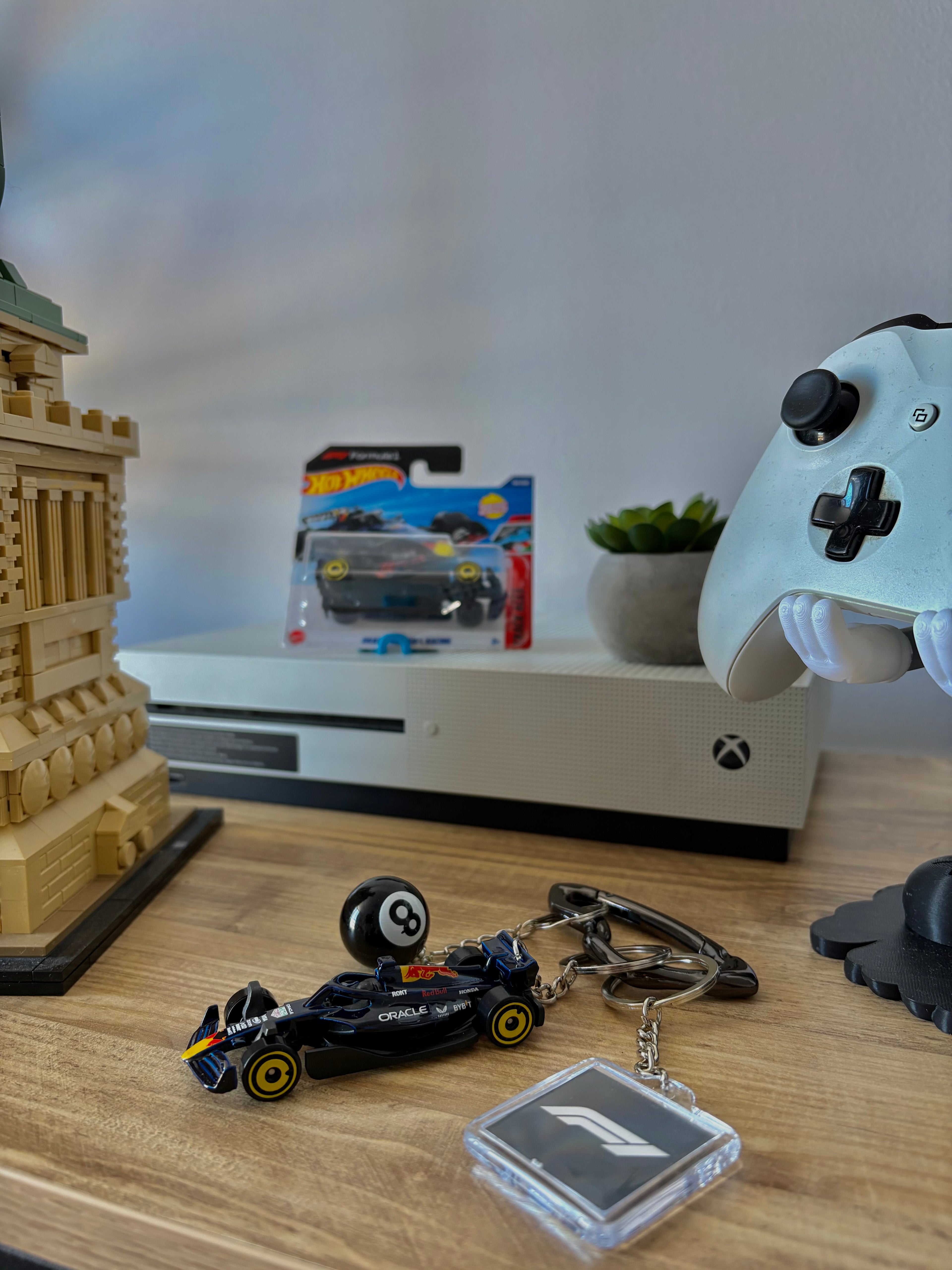 Hot Wheels keychain Formula 1 Red Bull