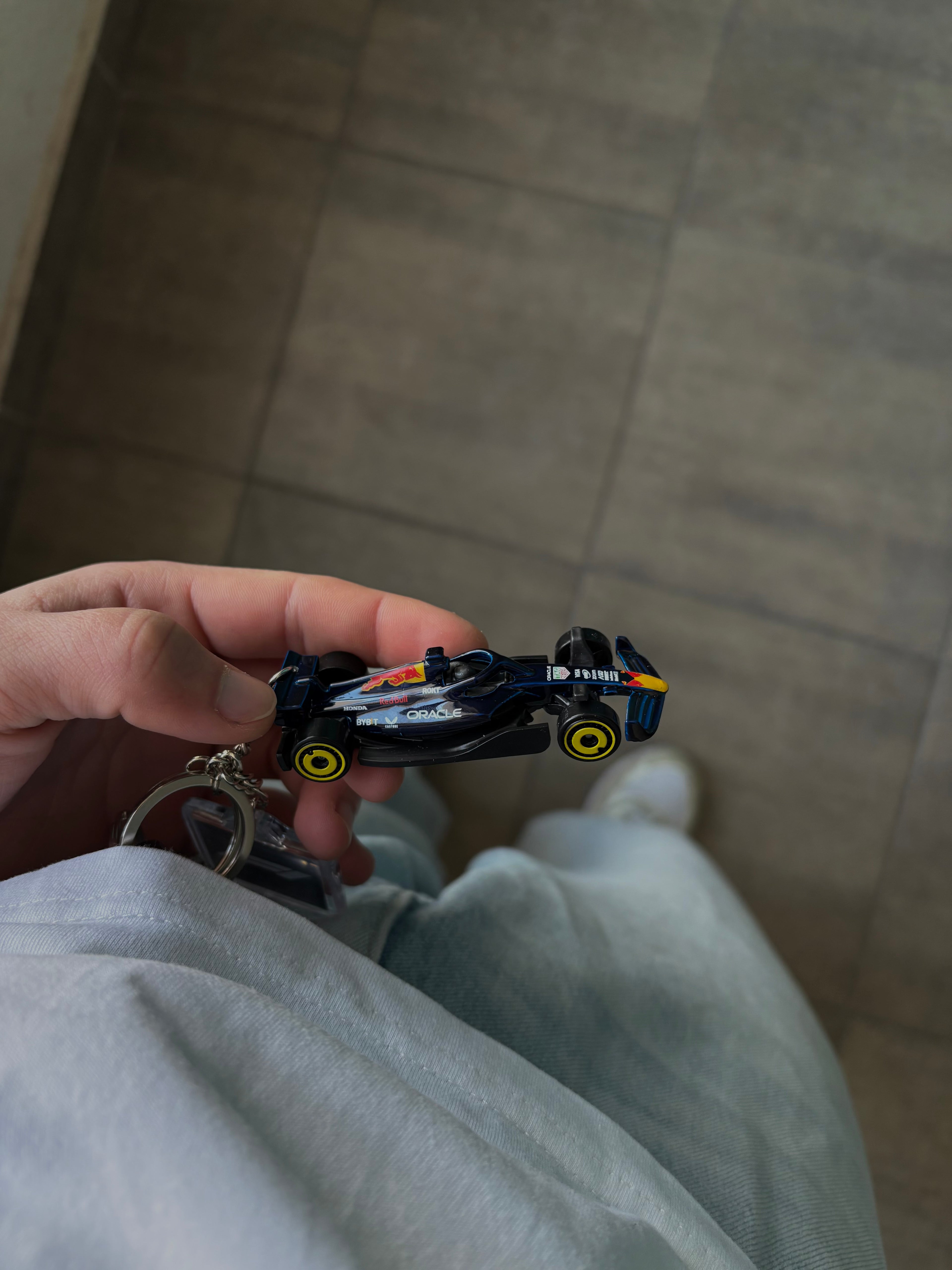 Hot Wheels keychain Formula 1 Red Bull