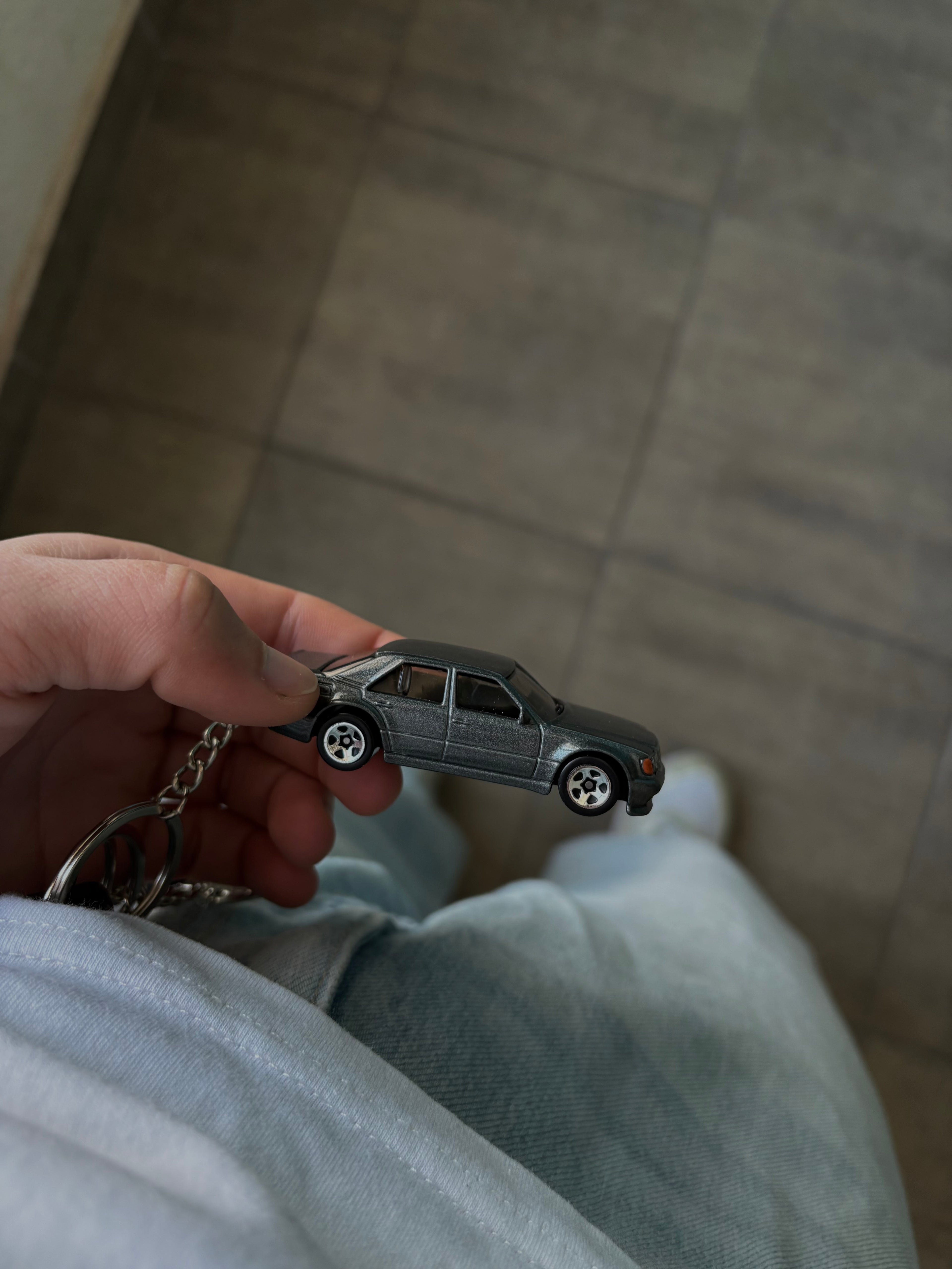 Hot Wheels keychain Mercedes-Benz 500 E