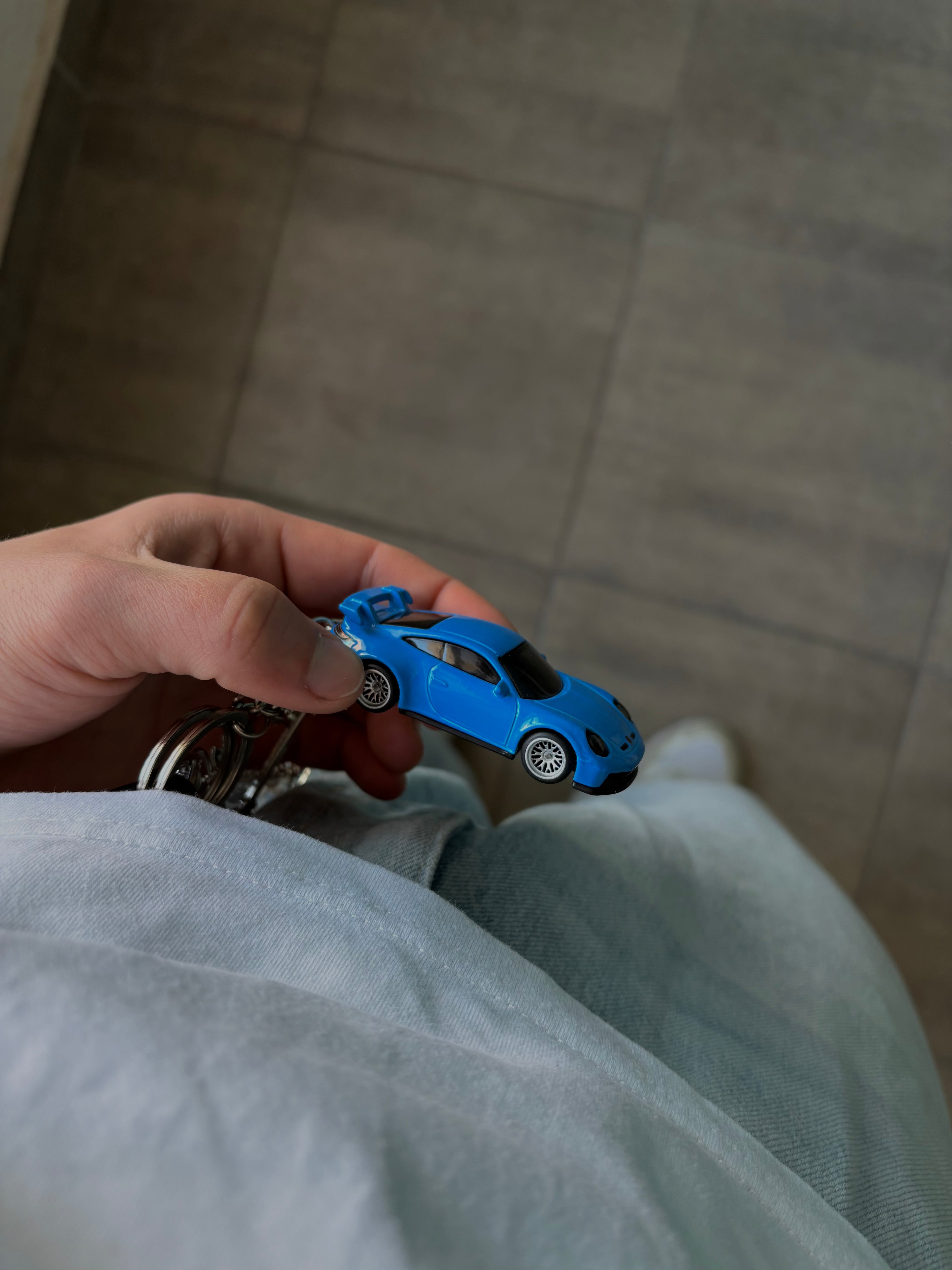 Hot Wheels keychain Porsche 911 GT3 in blue