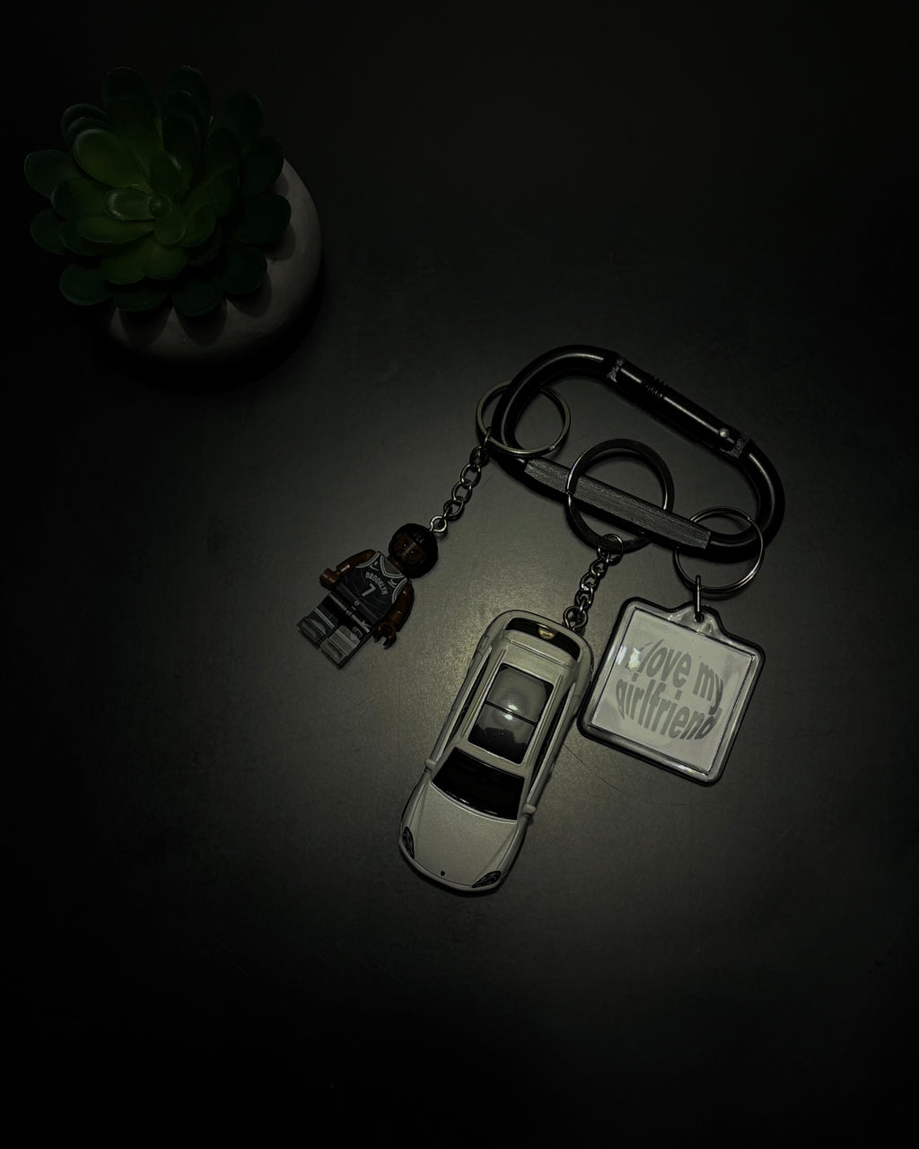 Matchbox keychain Porsche Cayenne