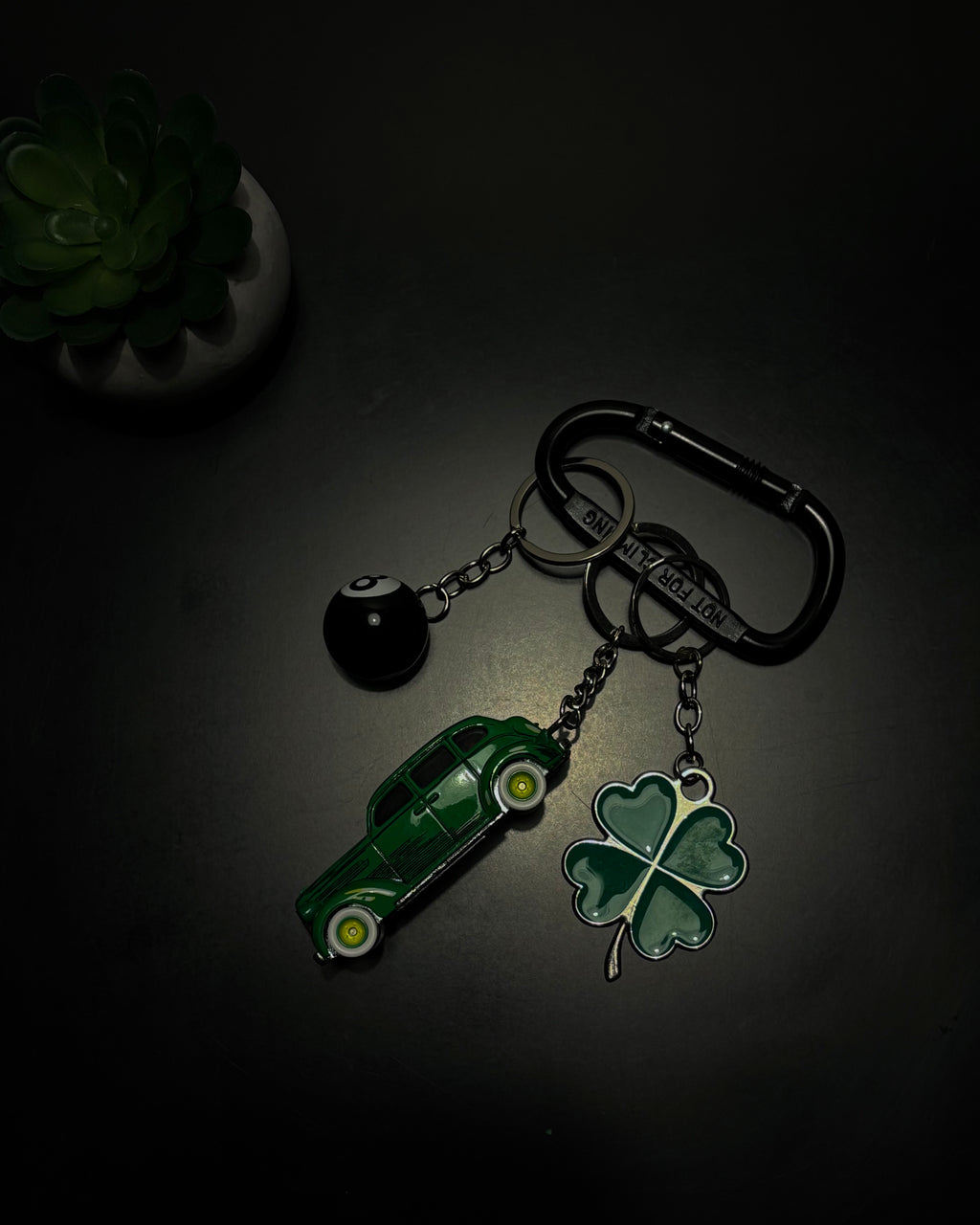 Hot Wheels Premium keychain Action Comics