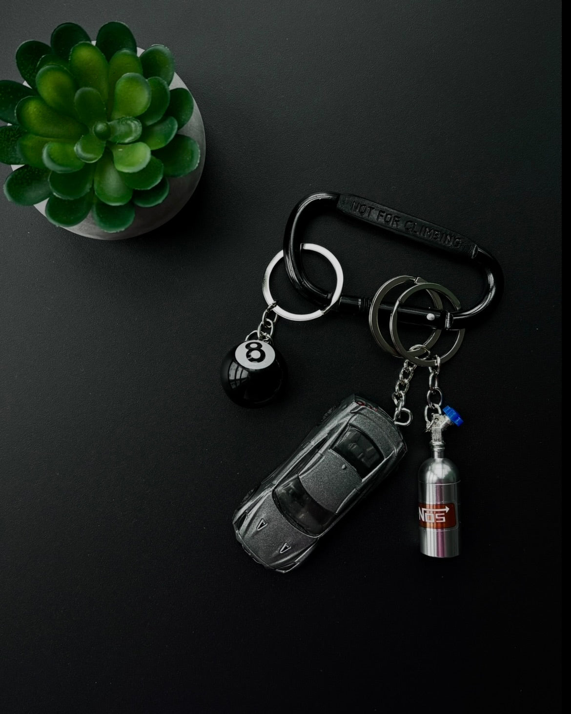 Hot Wheels keychain Nissan GT-R R35