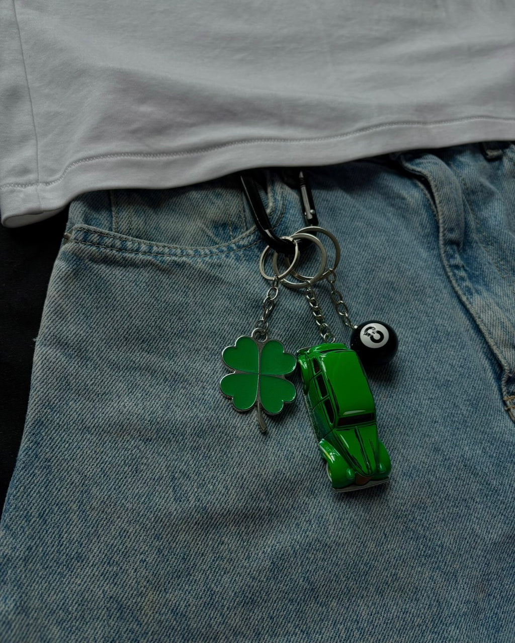 Hot Wheels Premium keychain Action Comics
