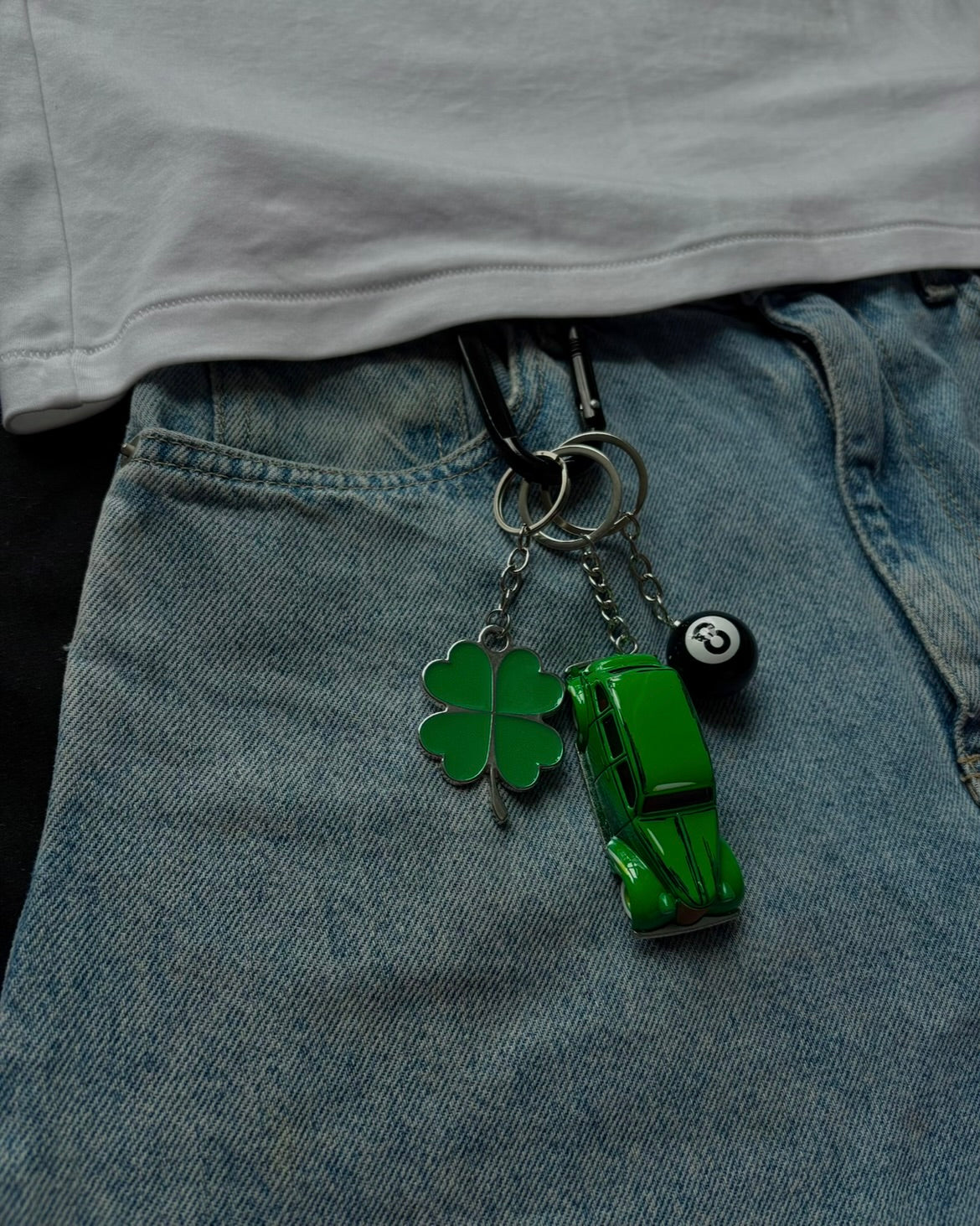 Hot Wheels Premium keychain Action Comics